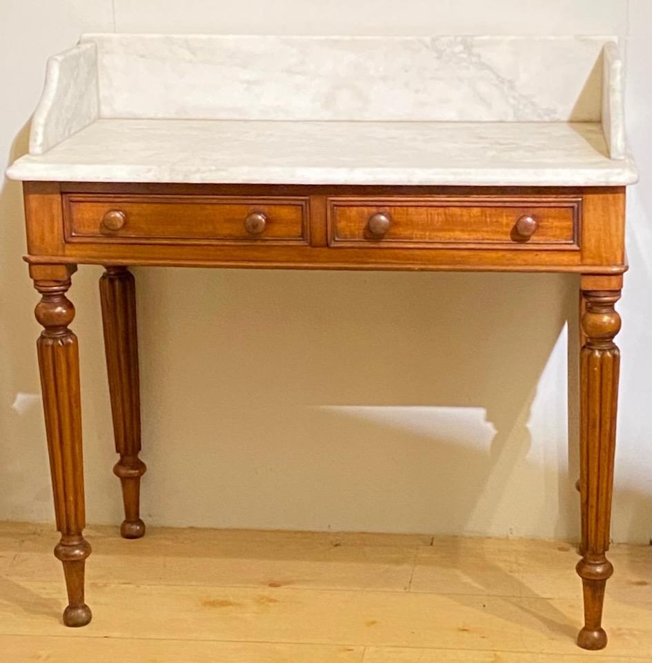 English Mahogany and Marble Wash Stand / Dressing Table, Early 19th Century In Good Condition In San Francisco, CA