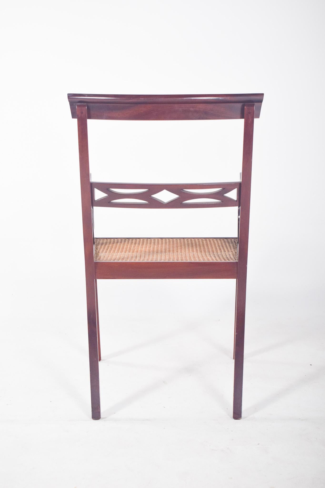 Chaise à accoudoirs en acajou anglais avec assise en paille Excellent état - En vente à Lisboa, Lisboa