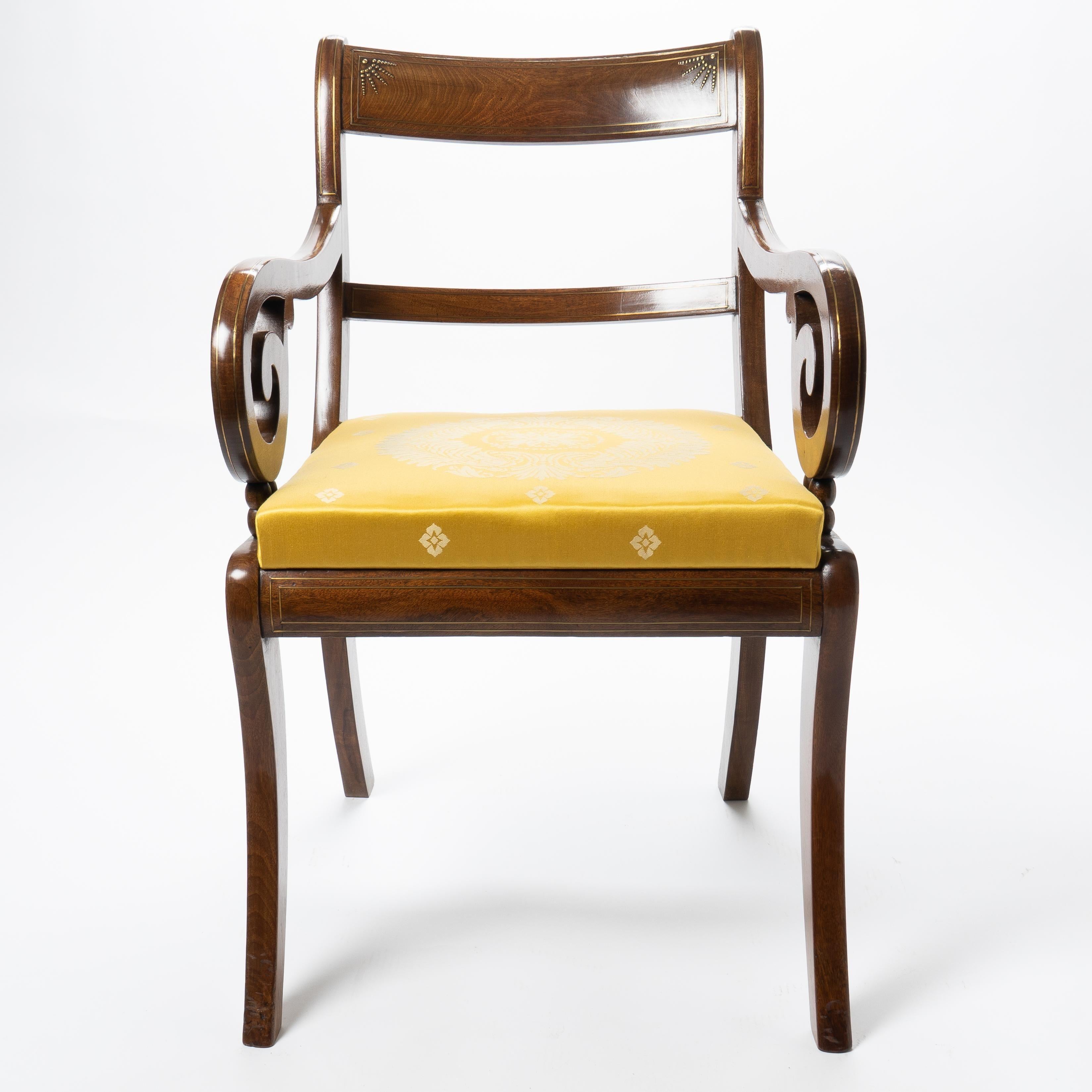 Fauteuil anglais en acajou avec assise tapissée, 1820 en vente 4