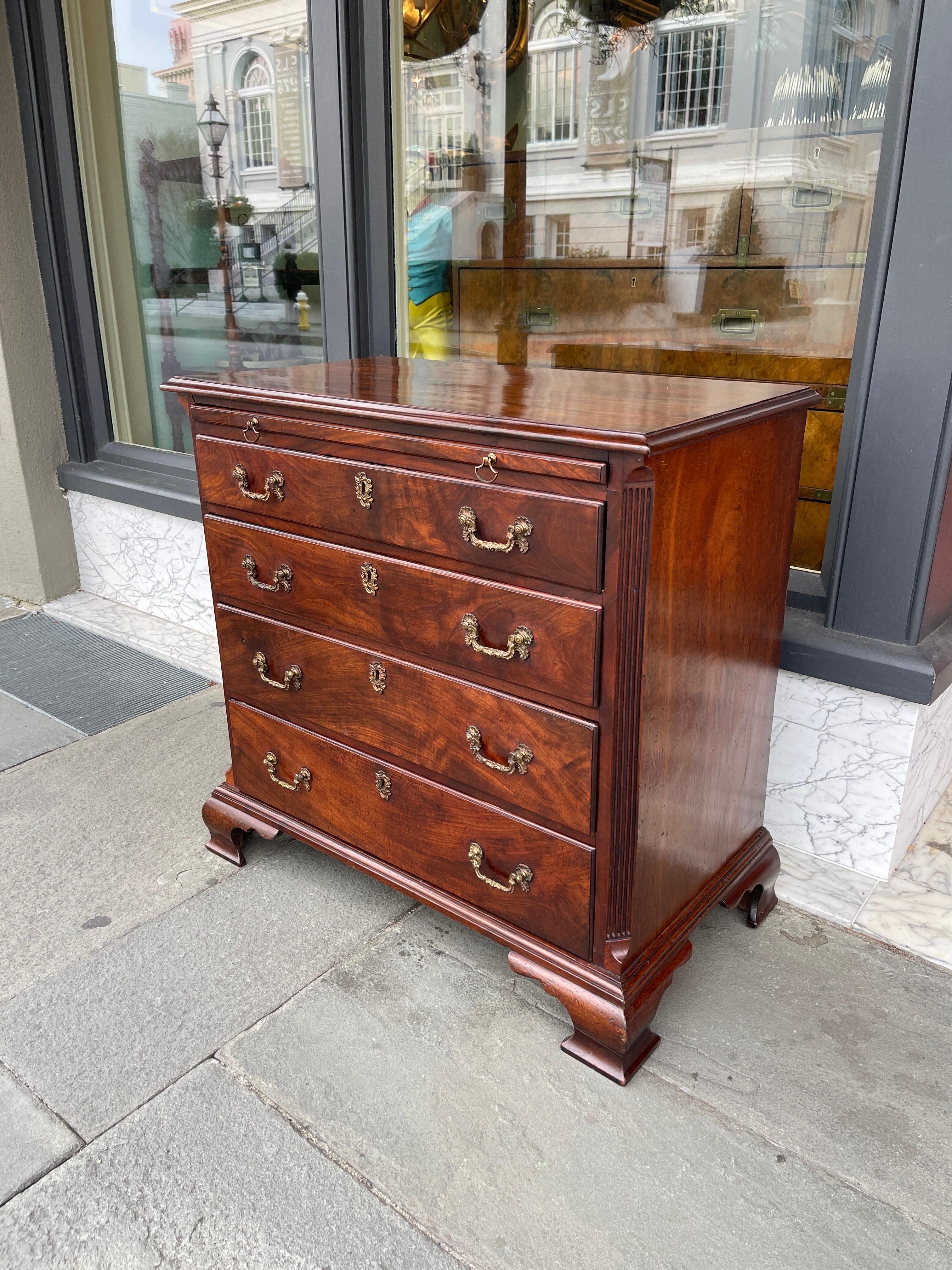 English mahogany bachelors chest with brushing slide late 18th century  For Sale 1
