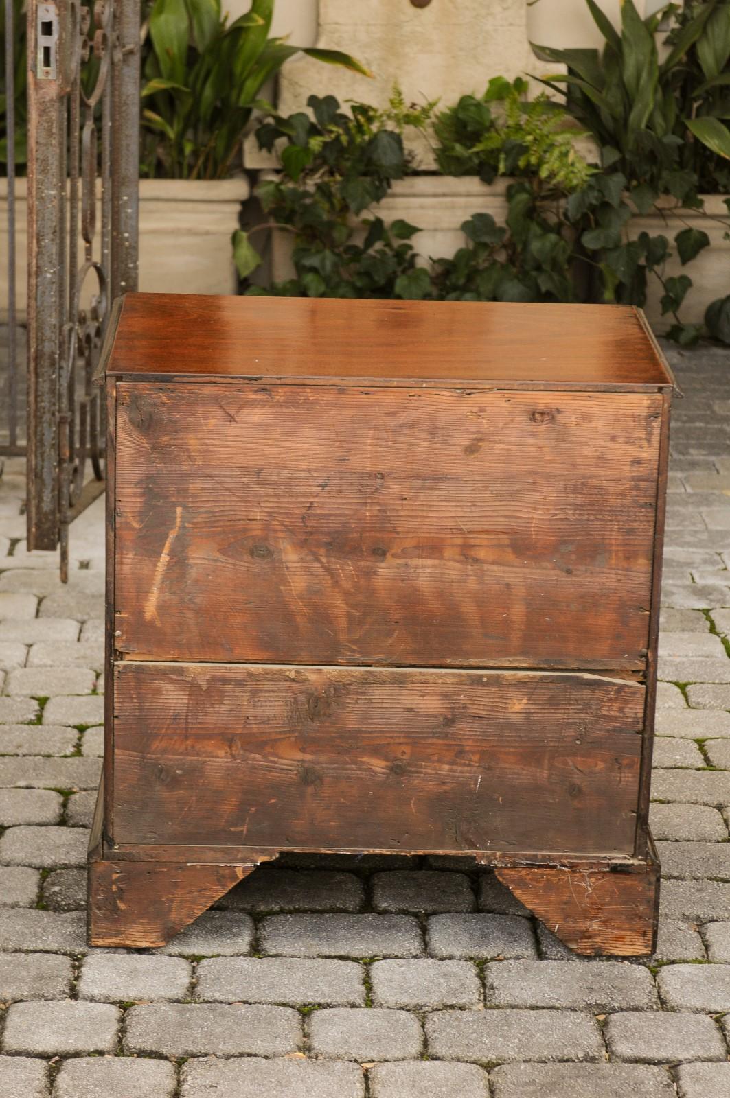 English Mahogany Bachelor's Chest with Three Graduated Drawers, Mid-19th Century 7