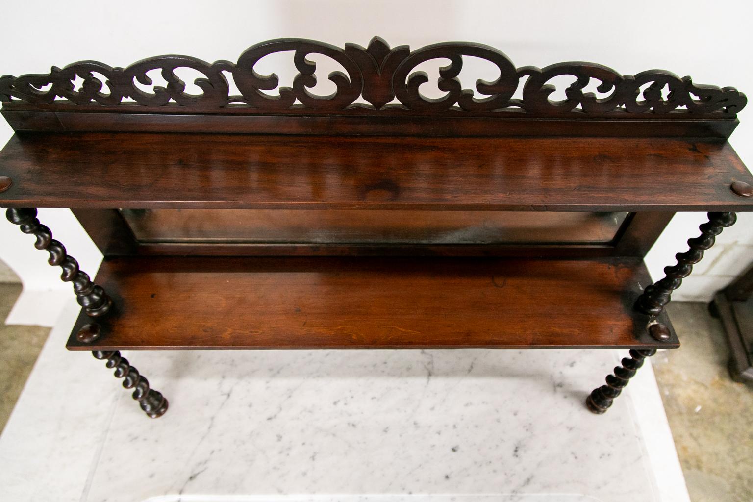 Metà XIX secolo Chiffoniera inglese in mogano Barley Twist in vendita