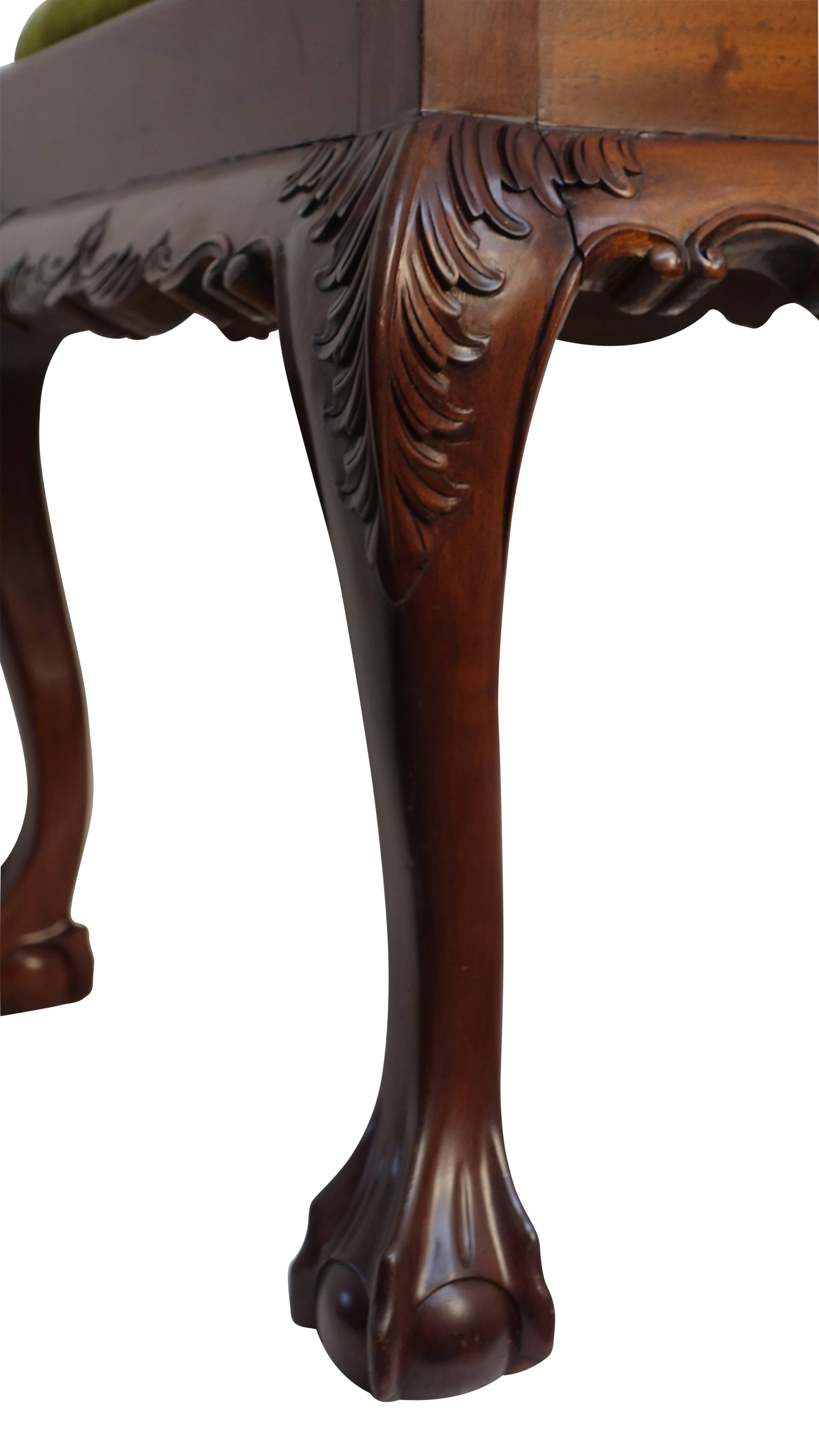 English Mahogany Bench or Stool with Claw and Ball Feet In Excellent Condition For Sale In San Francisco, CA
