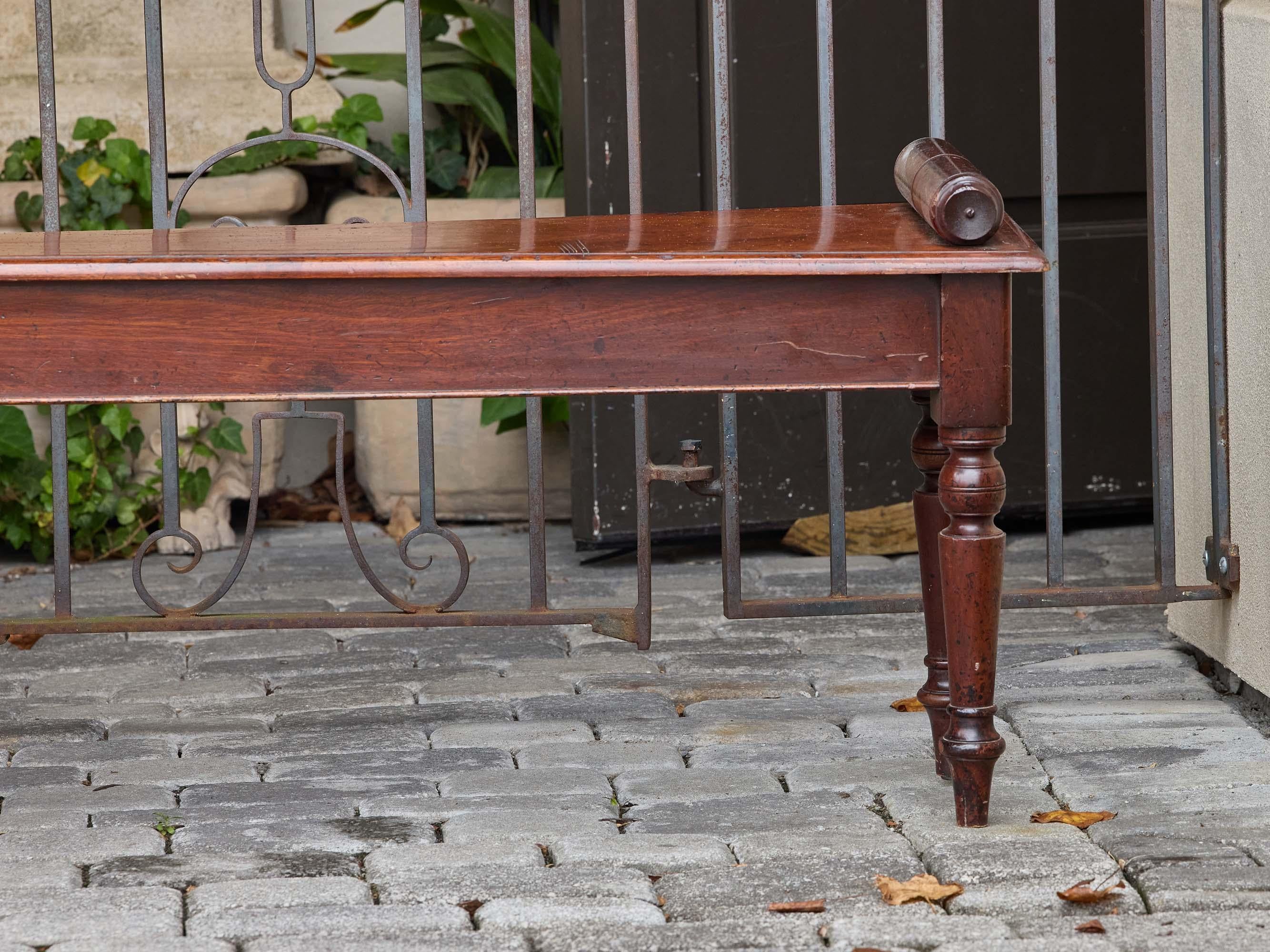 English Mahogany Bench with Turned Legs and Scroll Ends, Circa 1940 In Good Condition For Sale In Atlanta, GA