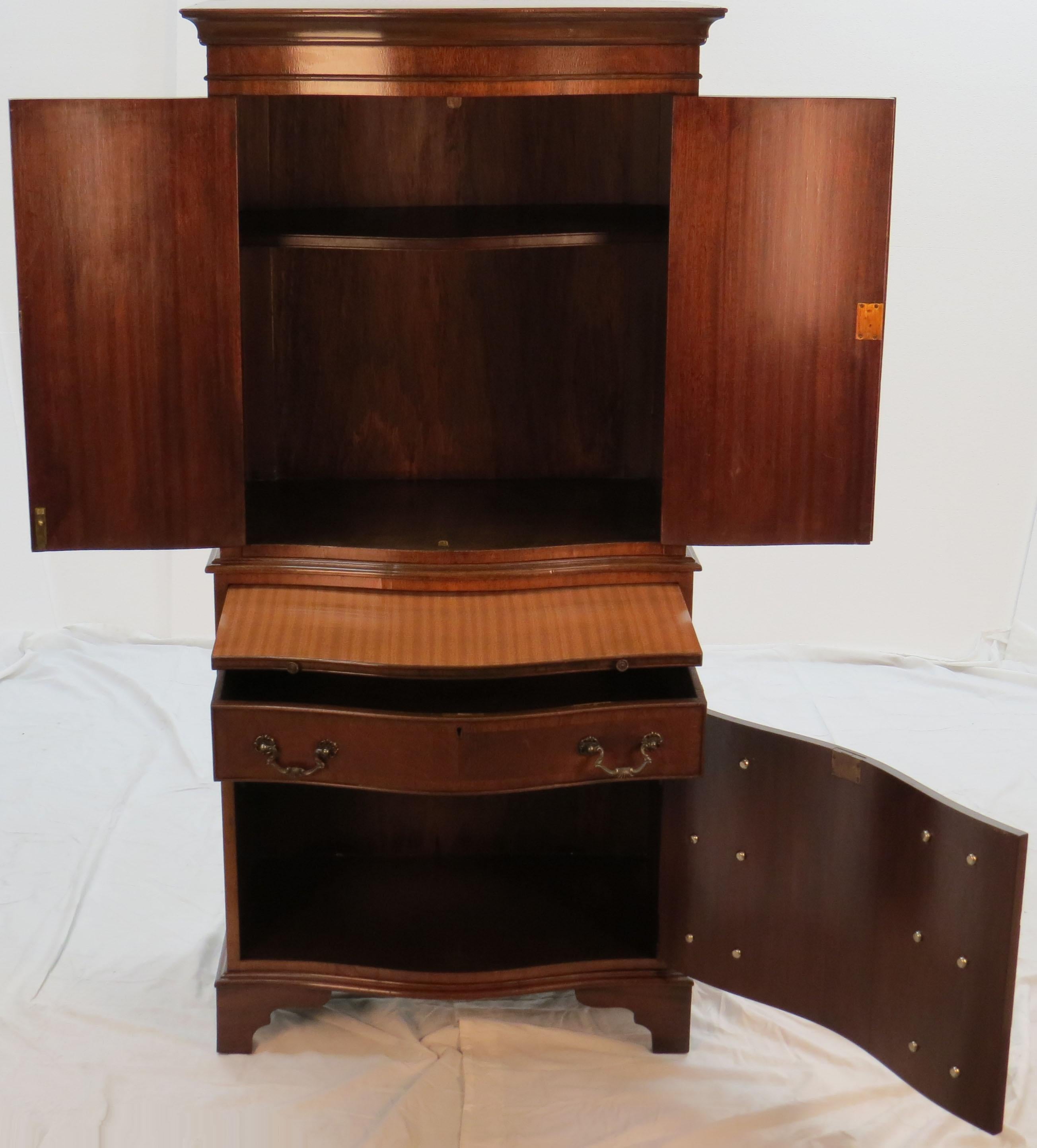 English Mahogany Bow Fronted Liquor Cabinet Cocktail Bar Drinks Cupboard For Sale 6