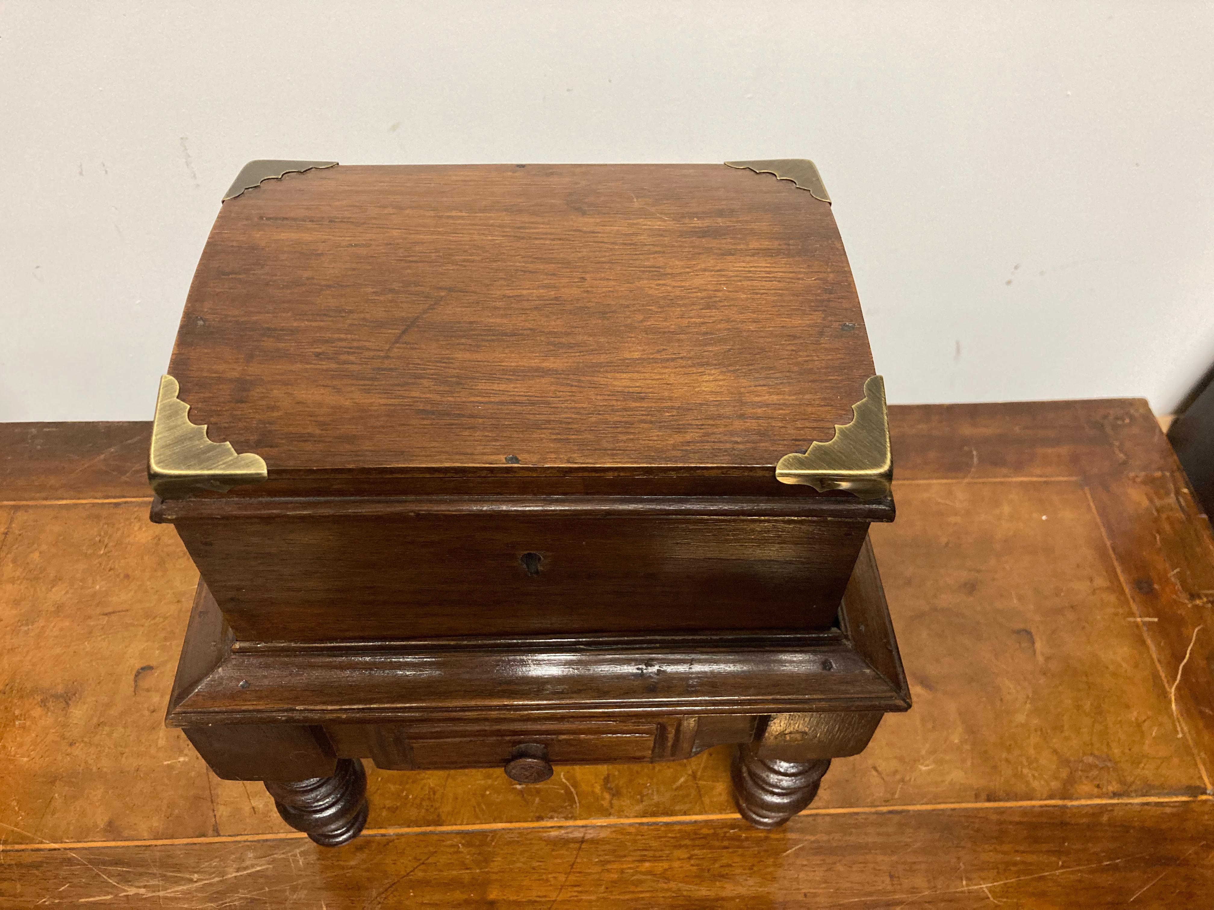 Edwardian English Mahogany Box on Stand, Early 20th Century For Sale