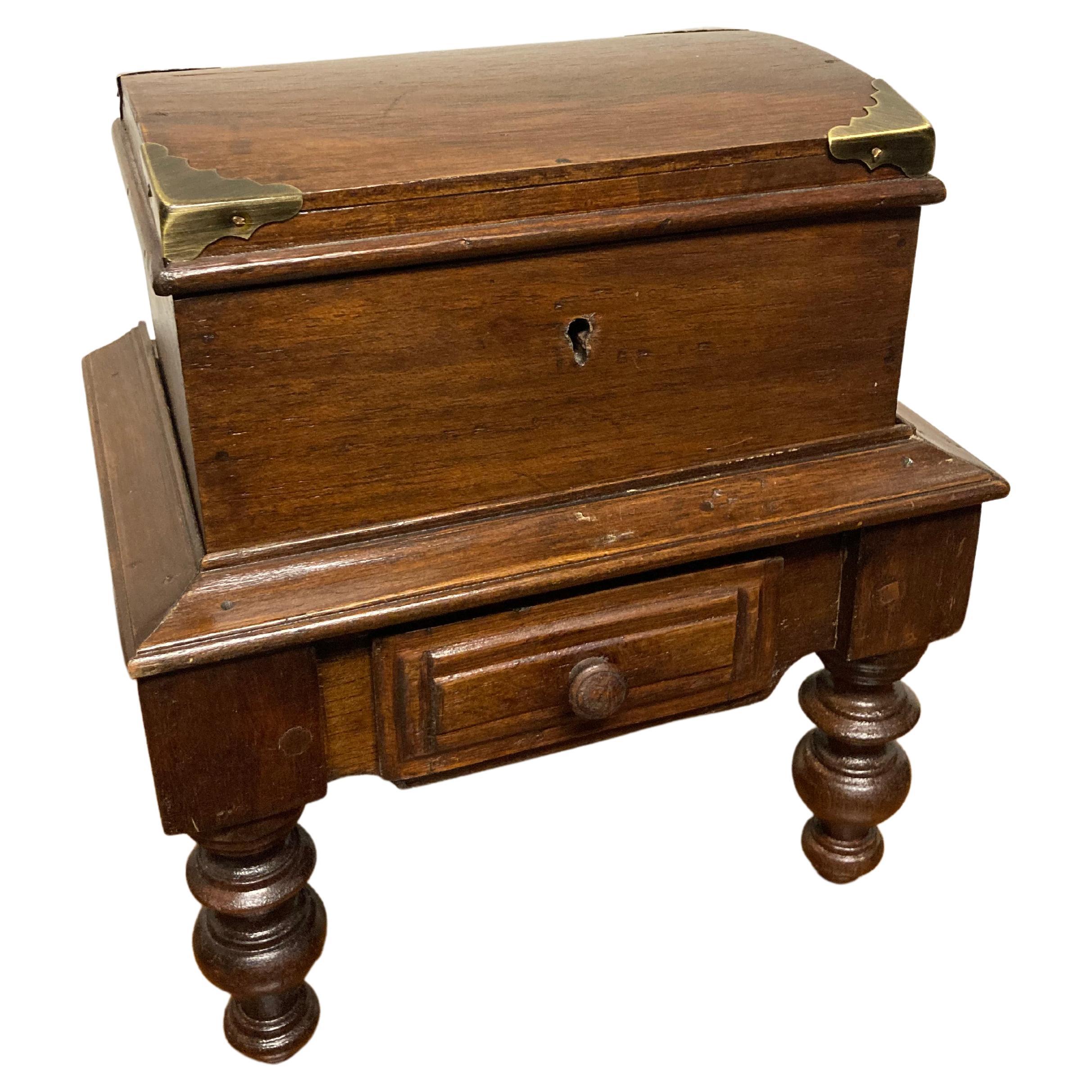 English Mahogany Box on Stand, Early 20th Century For Sale