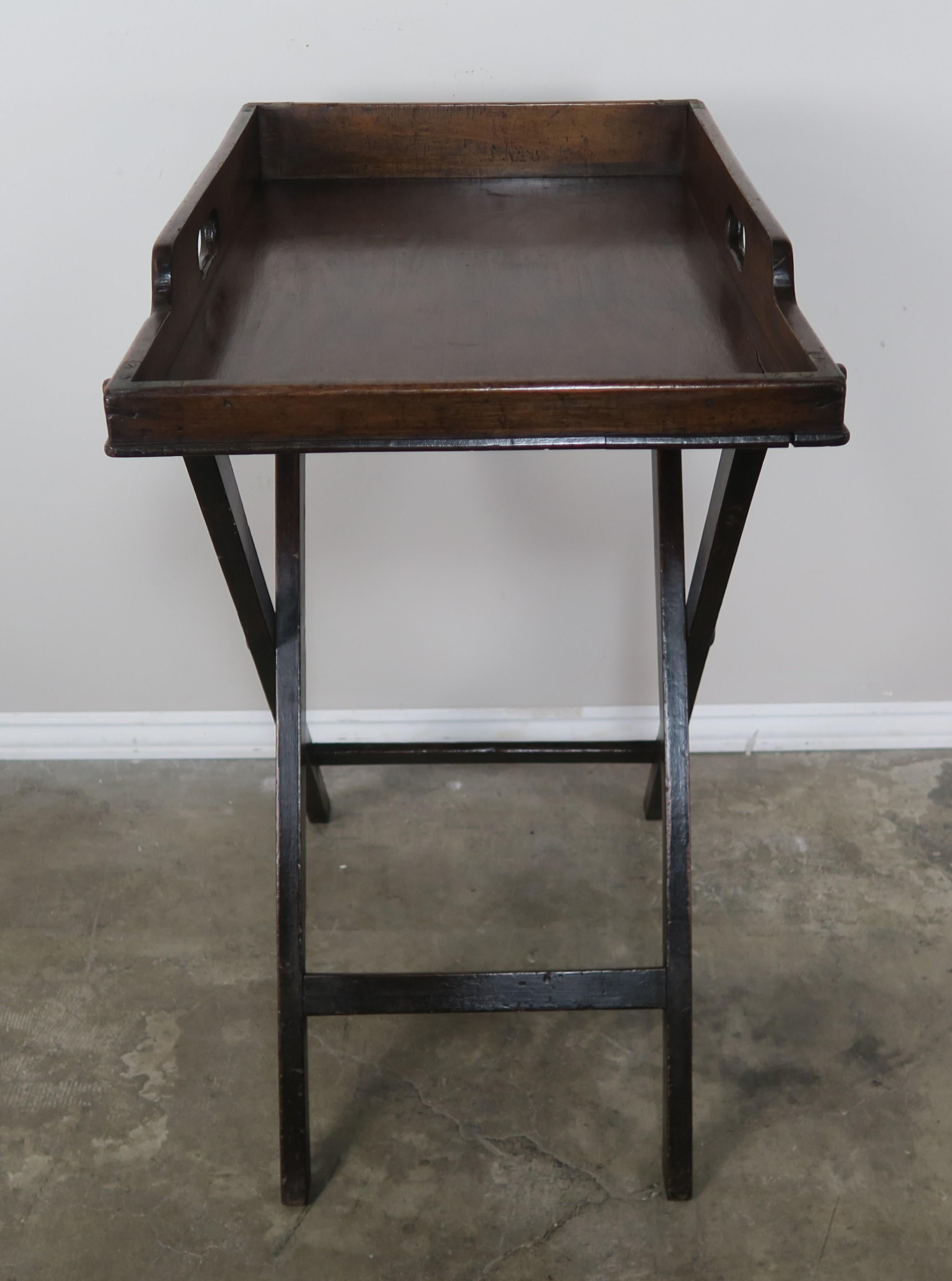 English Mahogany Butler's Tray with Stand, circa 1900s (Sonstiges)