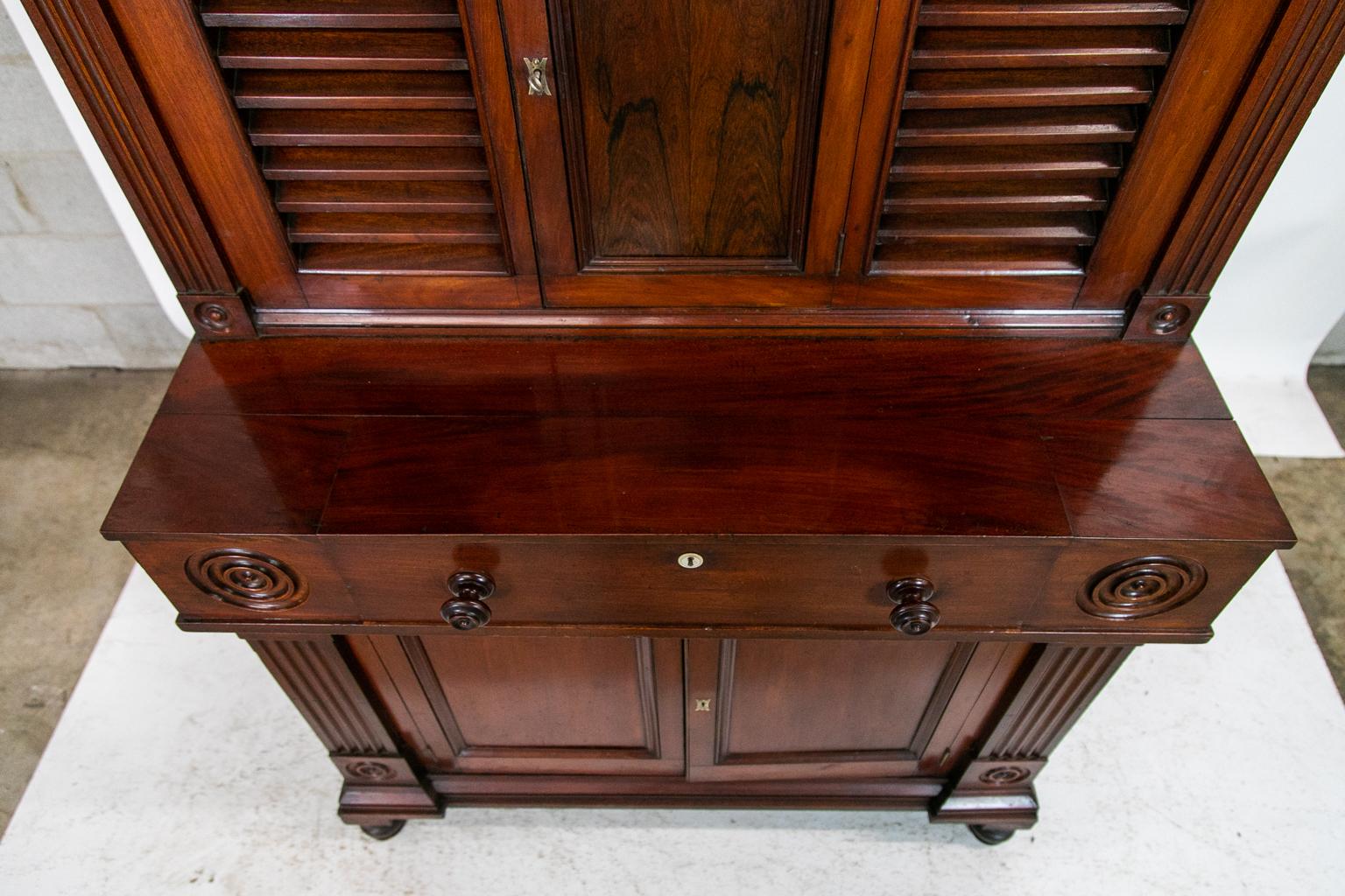 Late 19th Century English Mahogany Cabinet For Sale