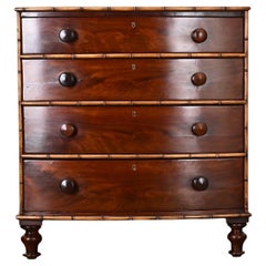 Coffre anglais en acajou avec garniture en faux bambou