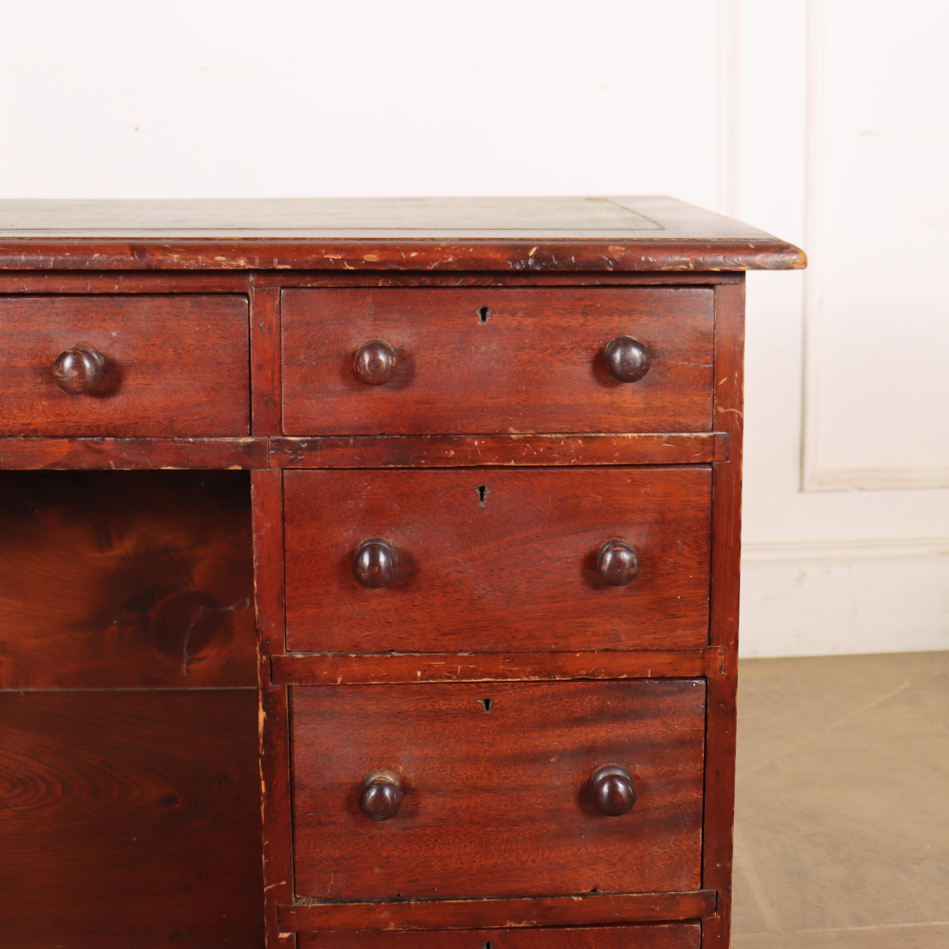 English Mahogany Child's Desk In Good Condition For Sale In Leamington Spa, Warwickshire