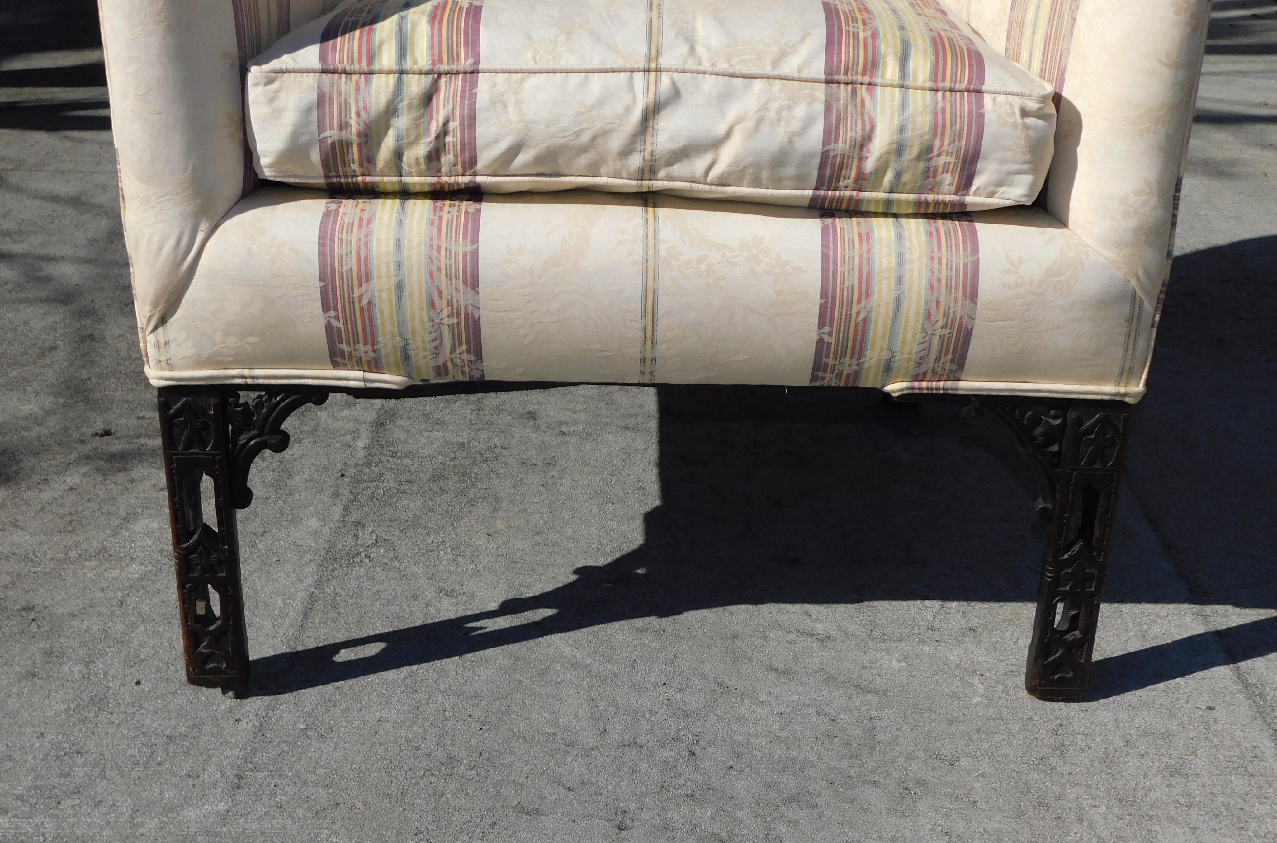 Englischer chinesischer gepolsterter Chippendale-Mahagoni-Sessel mit Fret Work, um 1780 im Zustand „Hervorragend“ im Angebot in Charleston, SC