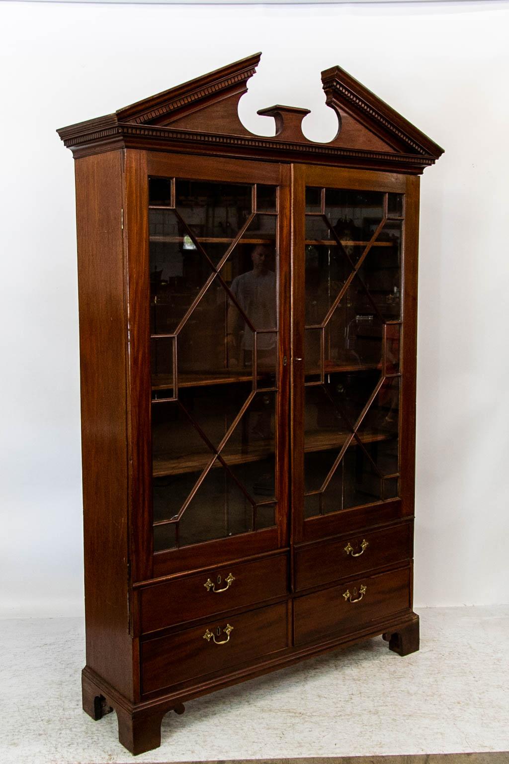 English Mahogany Chippendale Bookcase For Sale 4