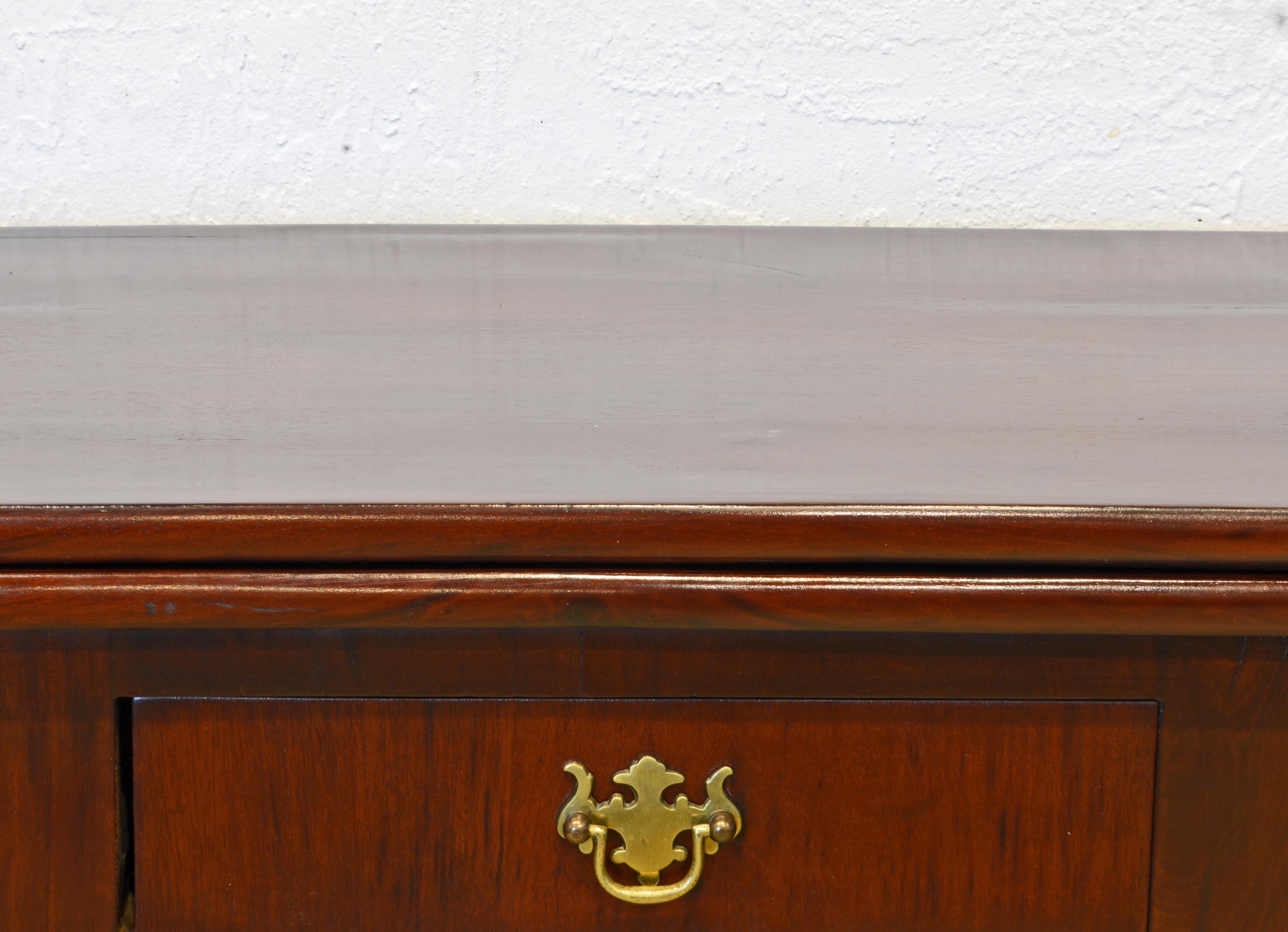 English Mahogany Chippendale Game Table with Claw and Ball Feet, 18th Century In Good Condition In Ft. Lauderdale, FL