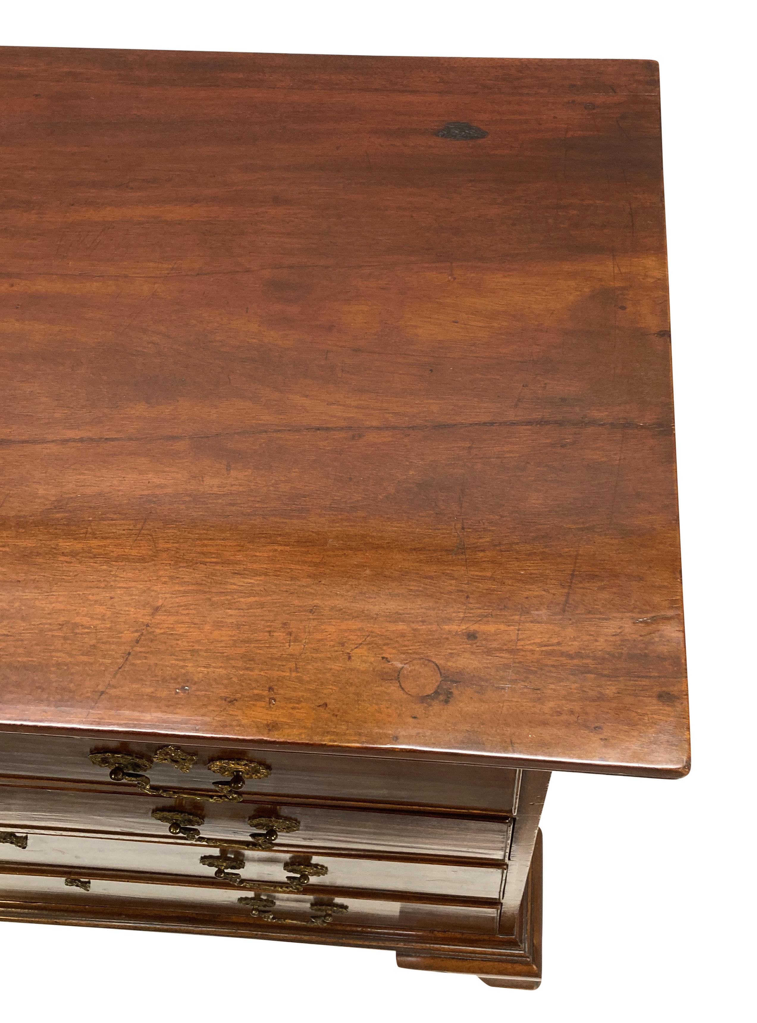 English Mahogany Chippendale Style Chest Of Drawers For Sale 1