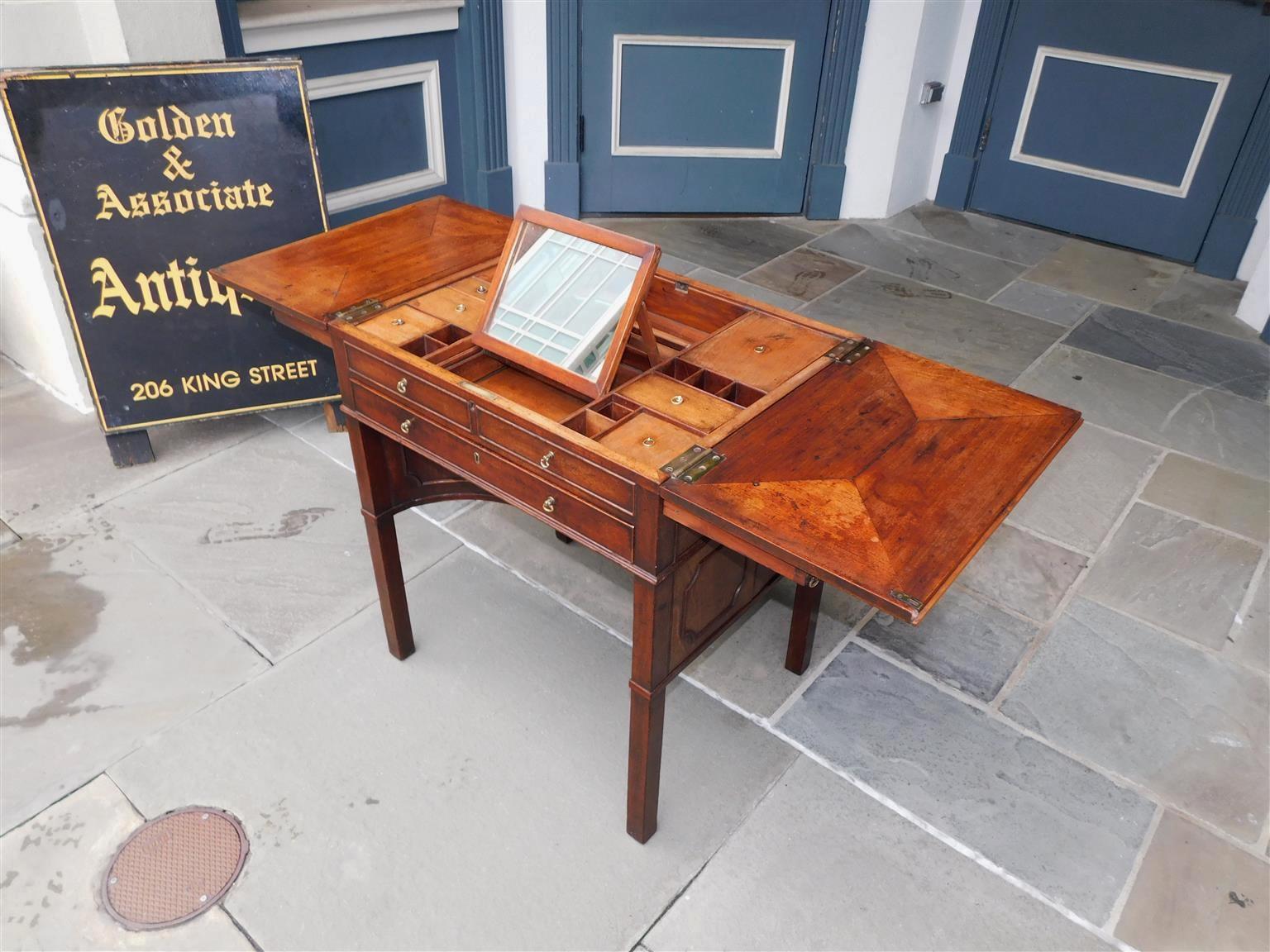 English Mahogany Compartmentalized Lidded Beau Brummel Dressing Table, C. 1790 In Excellent Condition In Hollywood, SC