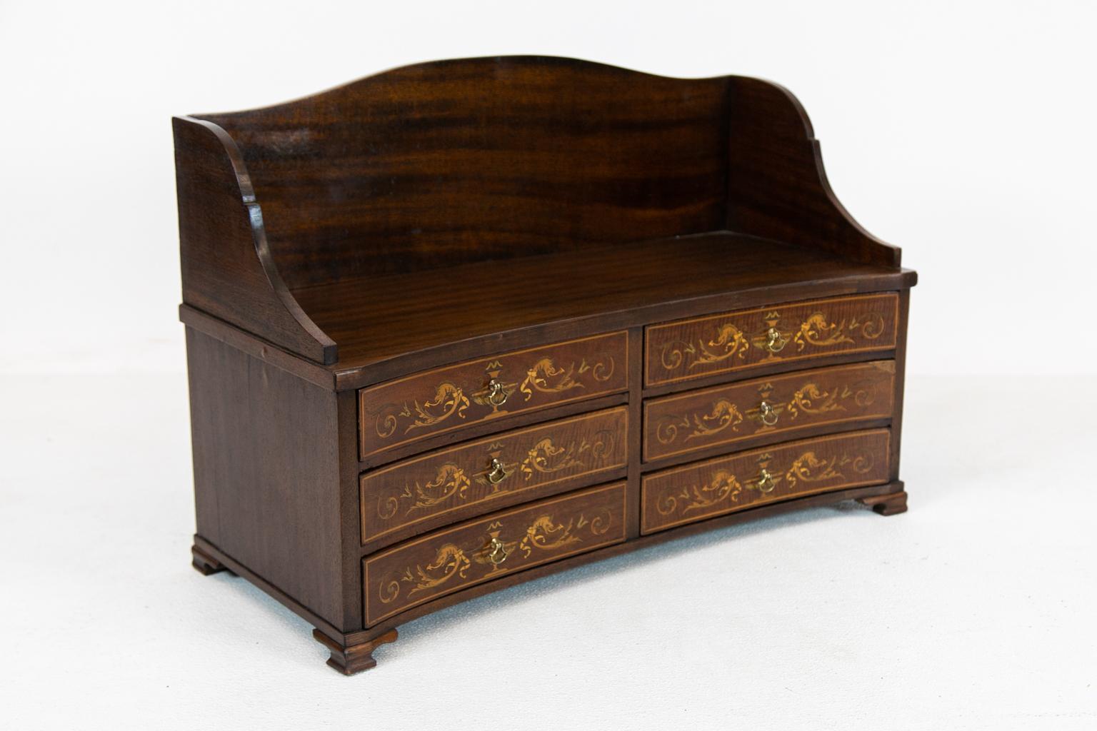 English Mahogany Concave Inlaid Countertop Chest In Good Condition For Sale In Wilson, NC