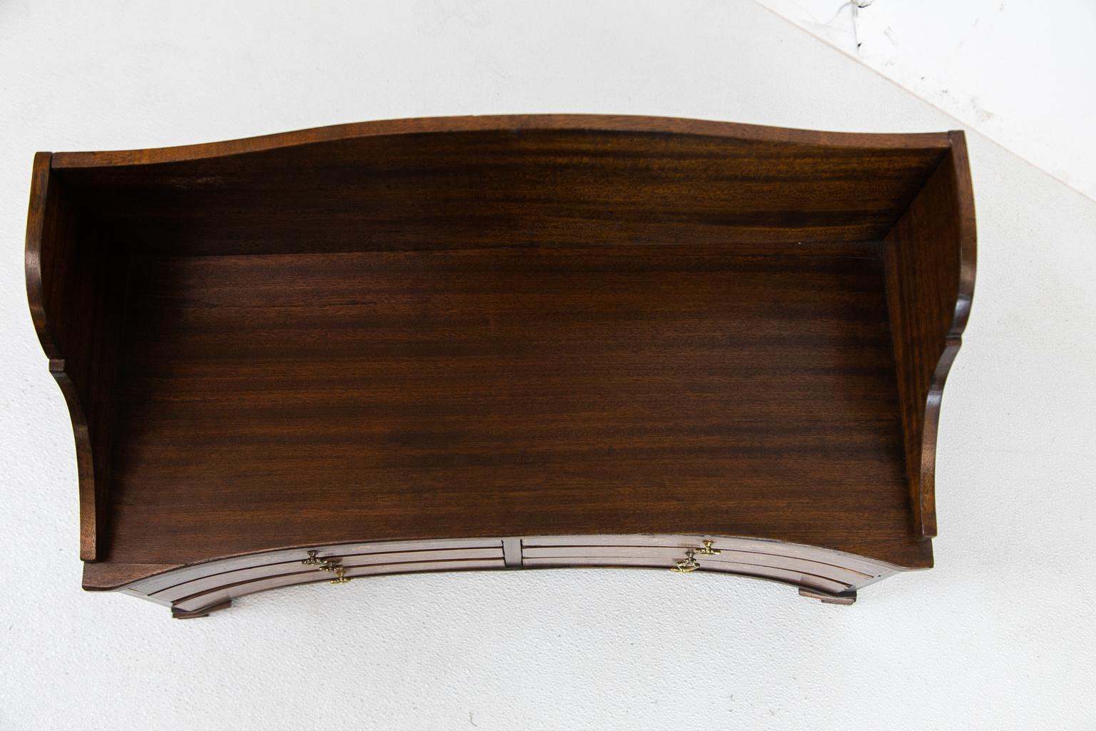 Mid-19th Century English Mahogany Concave Inlaid Countertop Chest For Sale