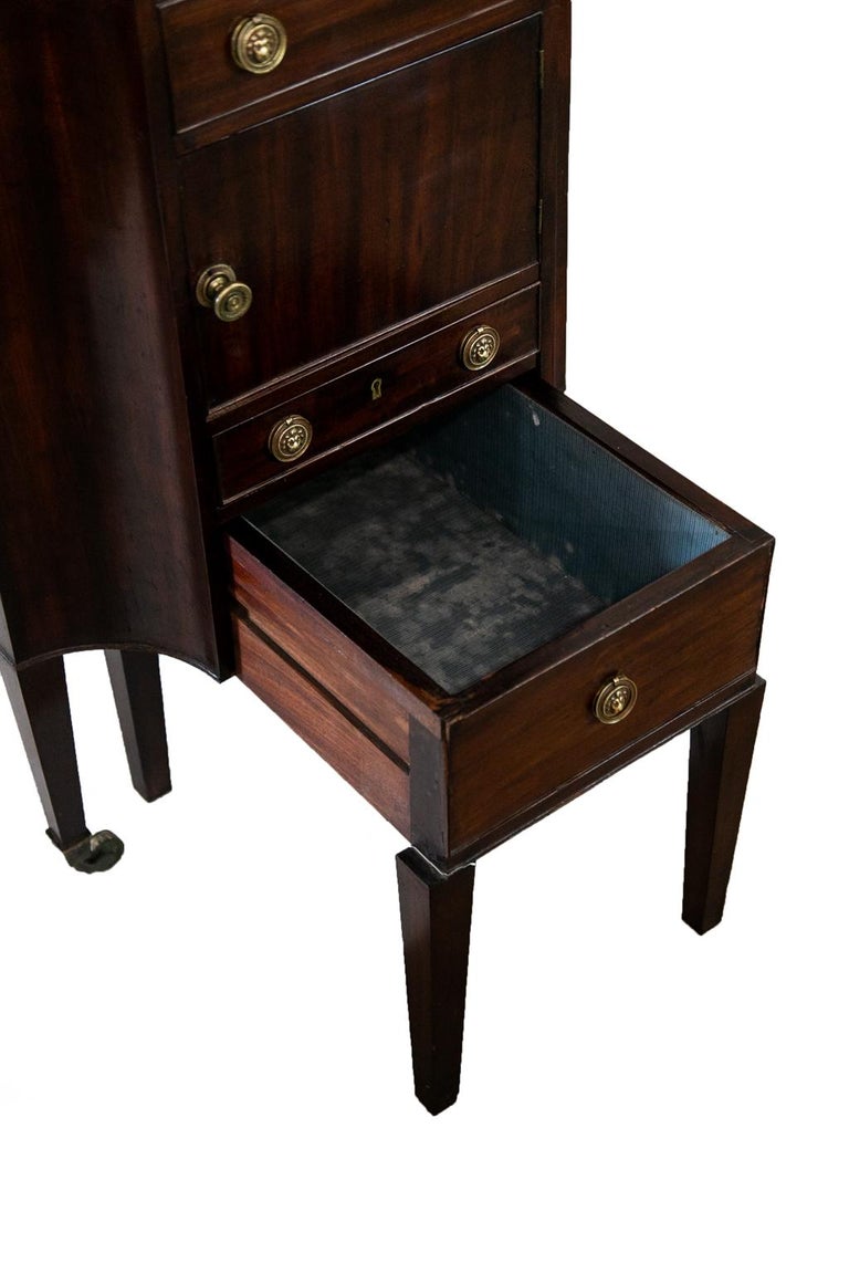 English Mahogany Dressing Table For Sale at 1stDibs