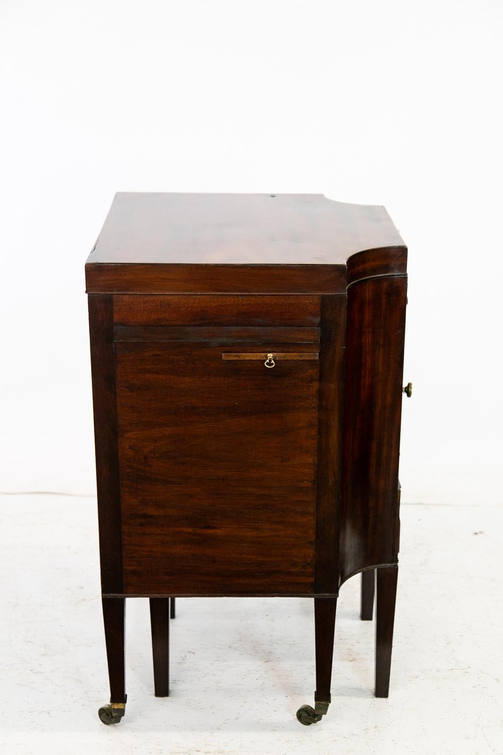 English Mahogany Dressing Table For Sale 8