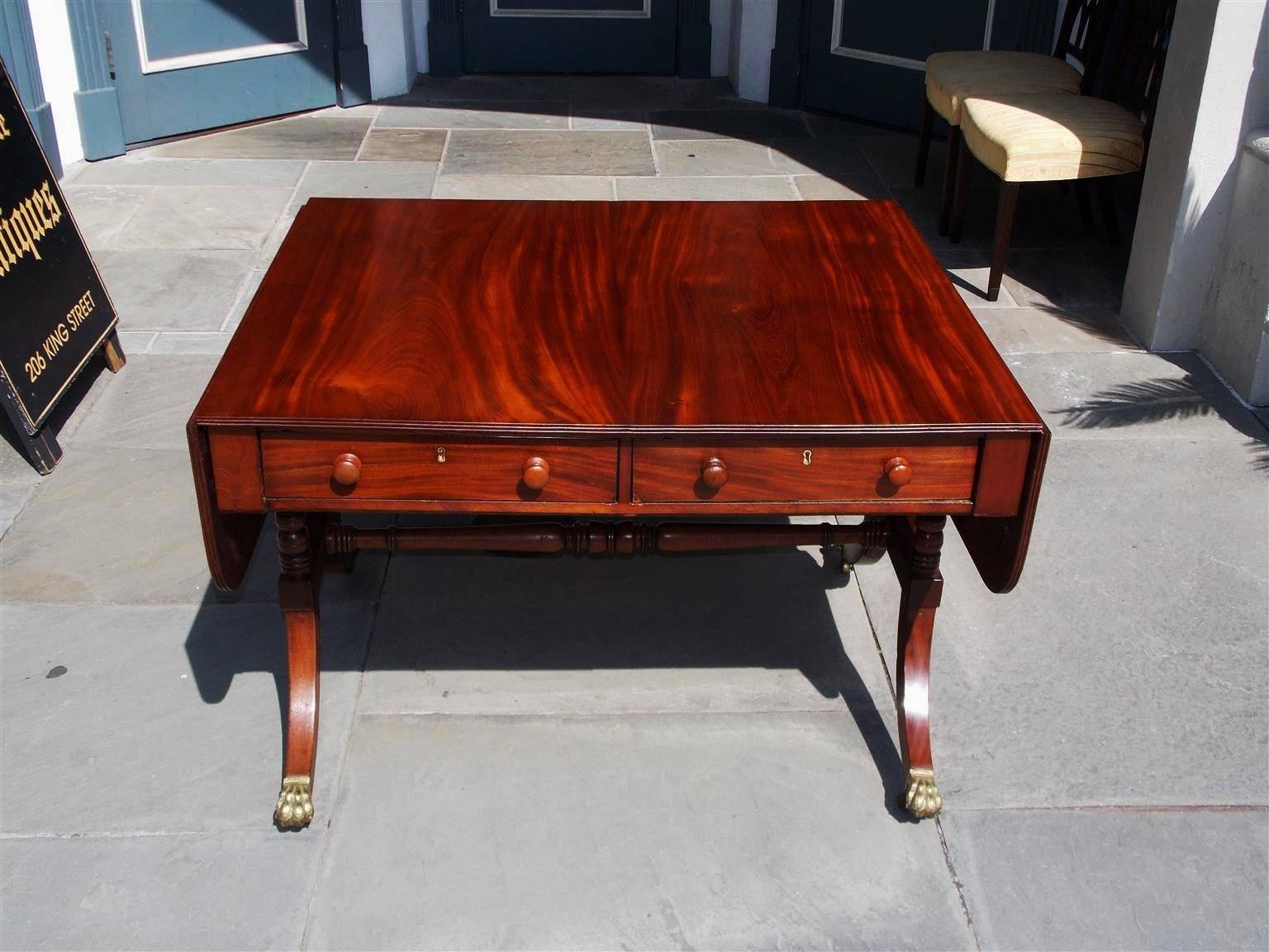 English Mahogany Drop-Leaf Sofa Table on Lion Paw Brass Casters, Circa 1790 In Excellent Condition For Sale In Hollywood, SC