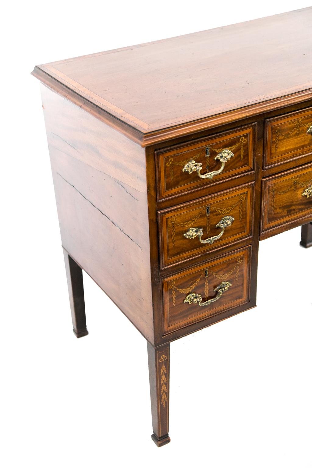 English Mahogany Eight-Drawer Inlaid Server In Good Condition In Wilson, NC