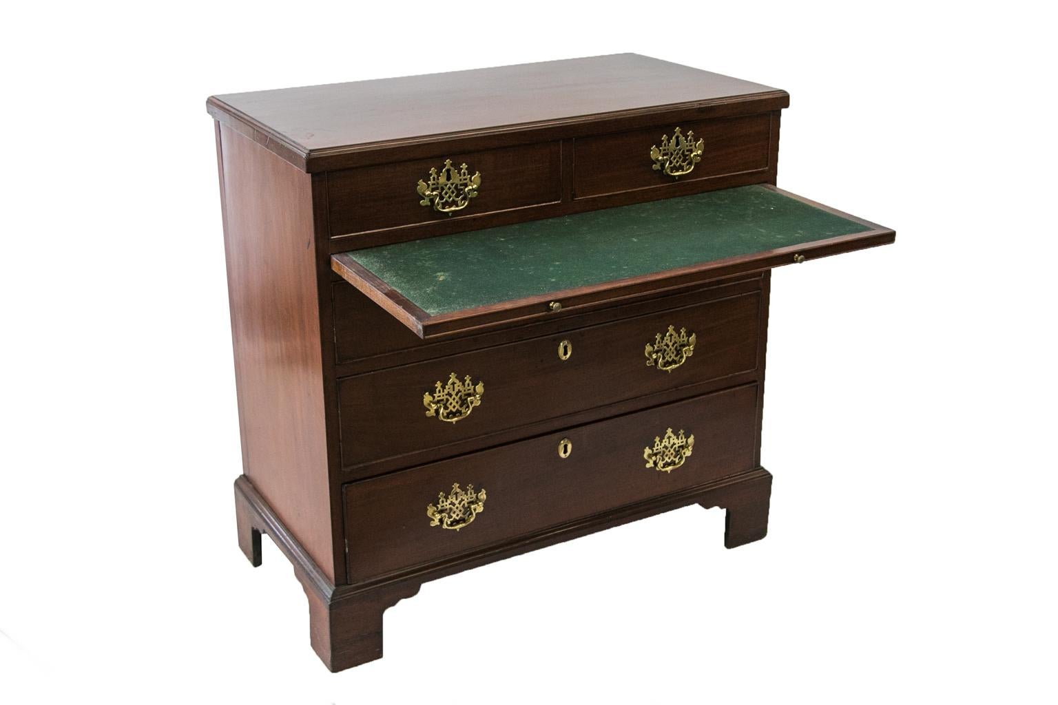 English Mahogany Five-Drawer George III Chest For Sale 1