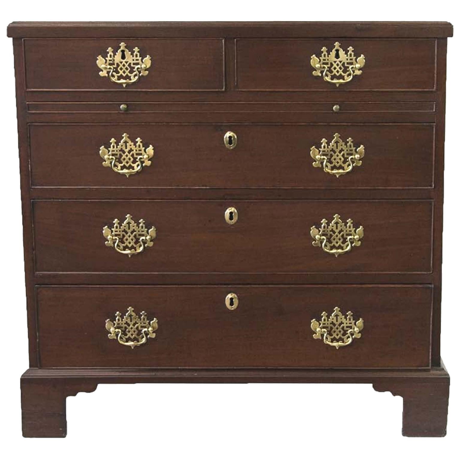 English Mahogany Five-Drawer George III Chest For Sale