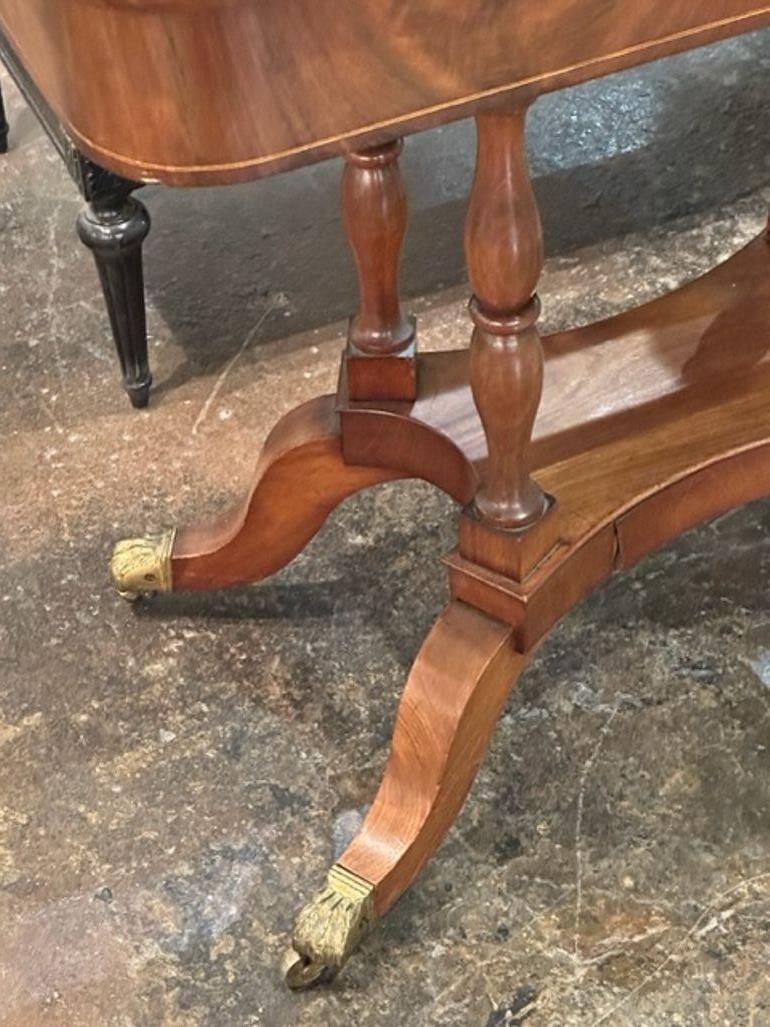 English Mahogany Flip Top Game Table In Good Condition For Sale In Dallas, TX