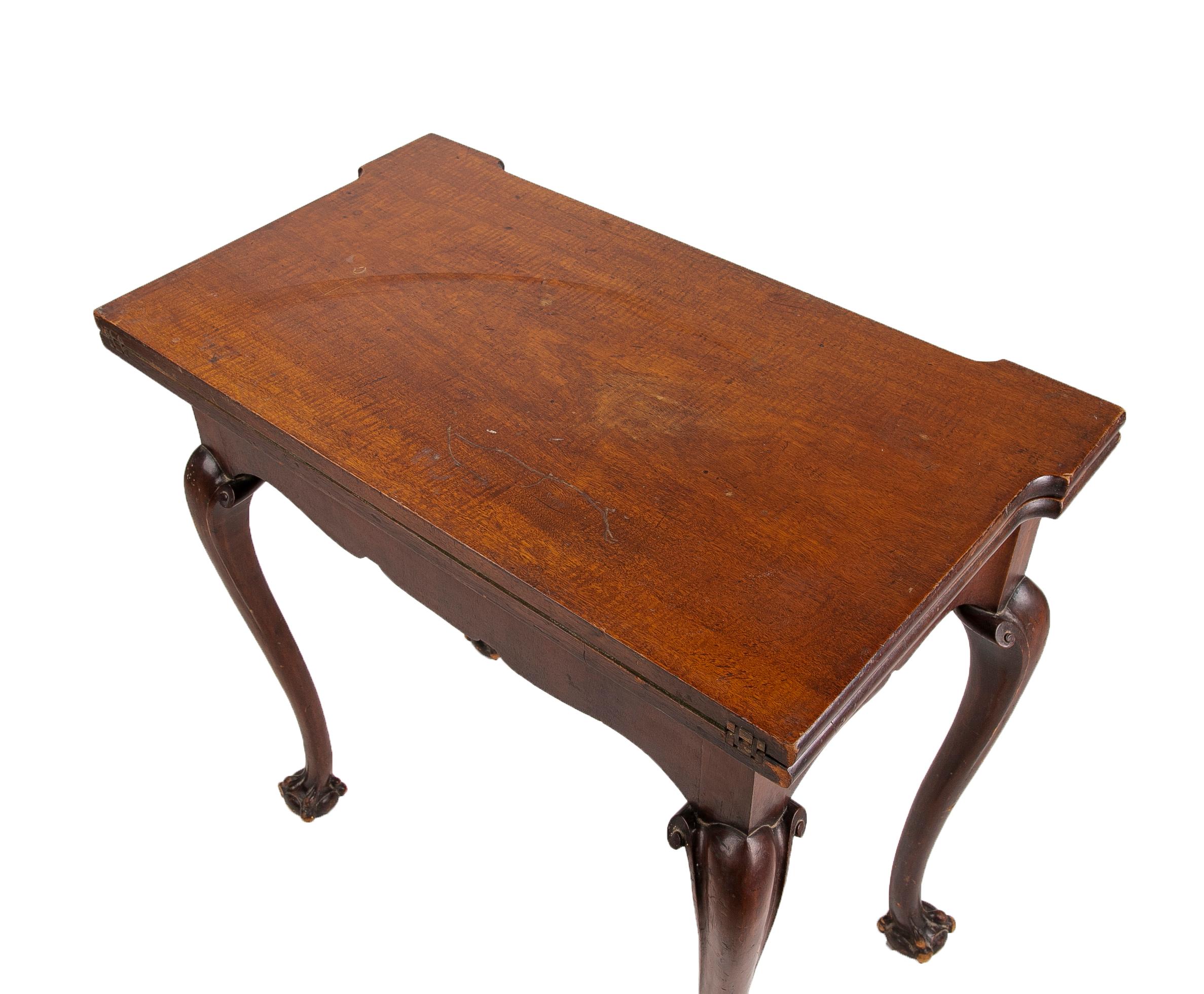 English Mahogany Game Table with Claw-Foot  For Sale 5