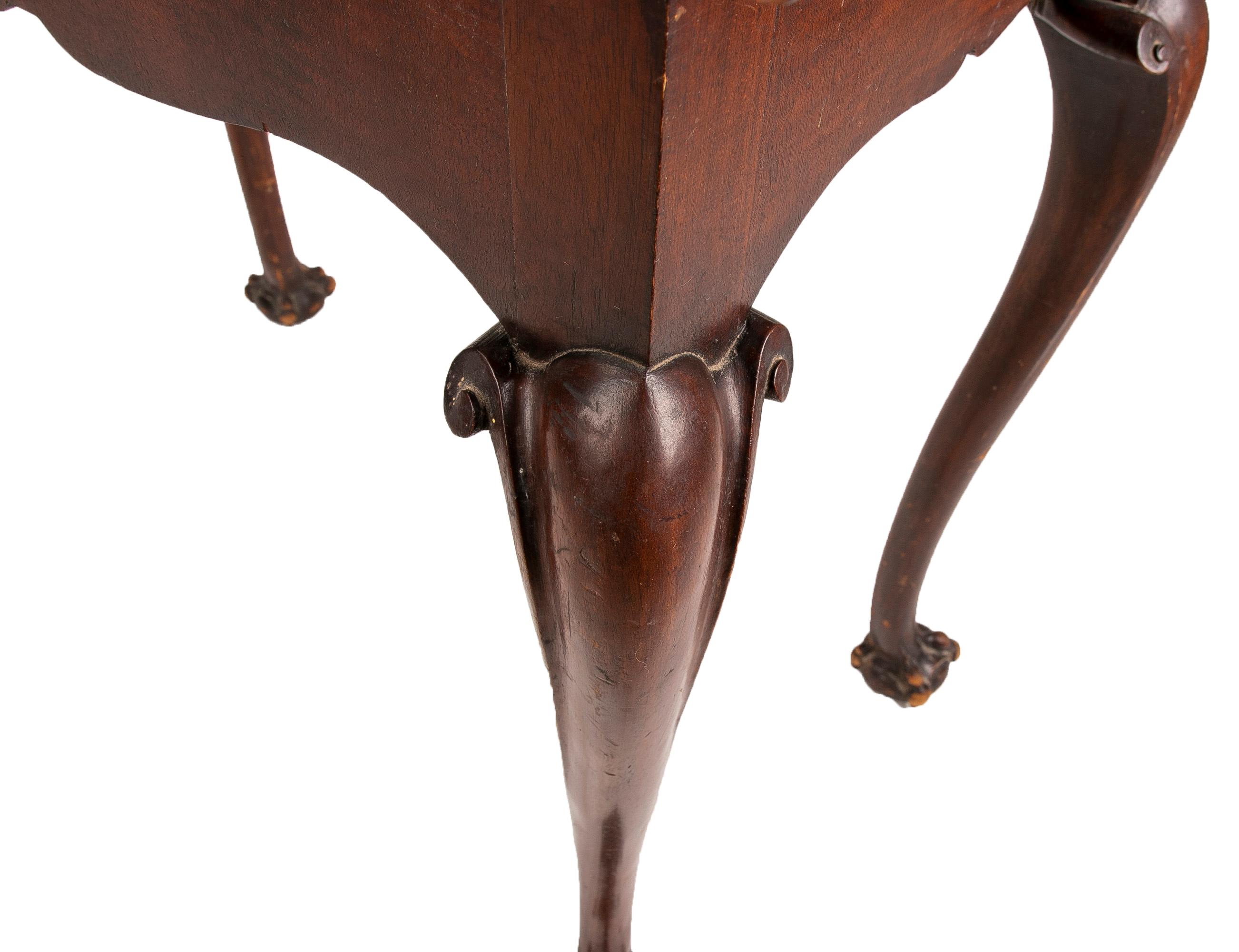 English Mahogany Game Table with Claw-Foot  For Sale 6