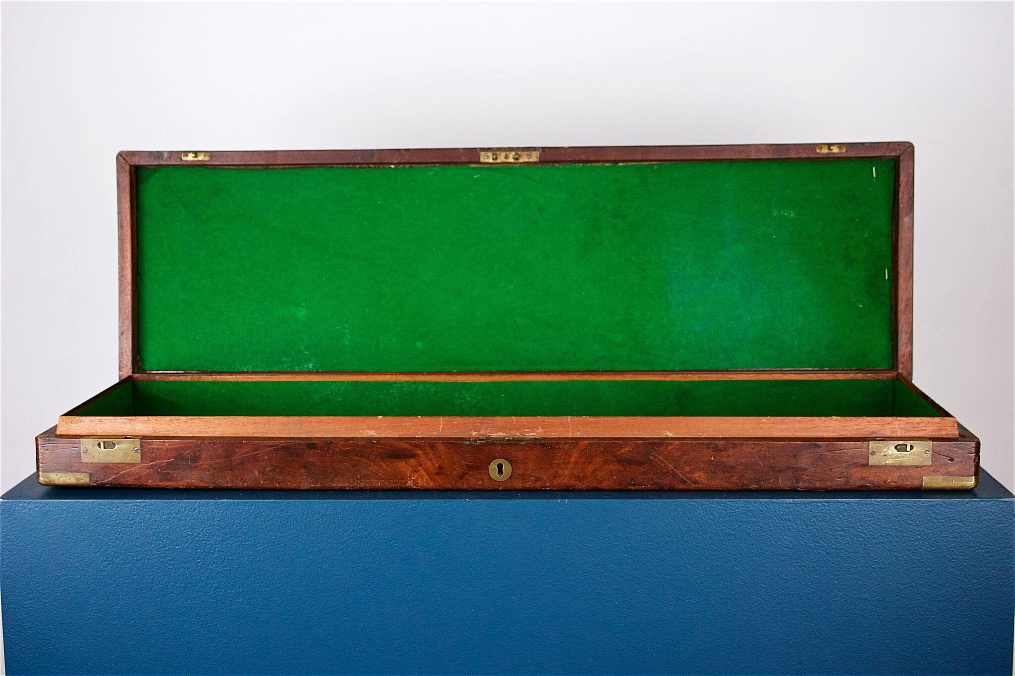 English Mahogany Gun Case with Fitted Interior and Brass Corners, circa 1820 1