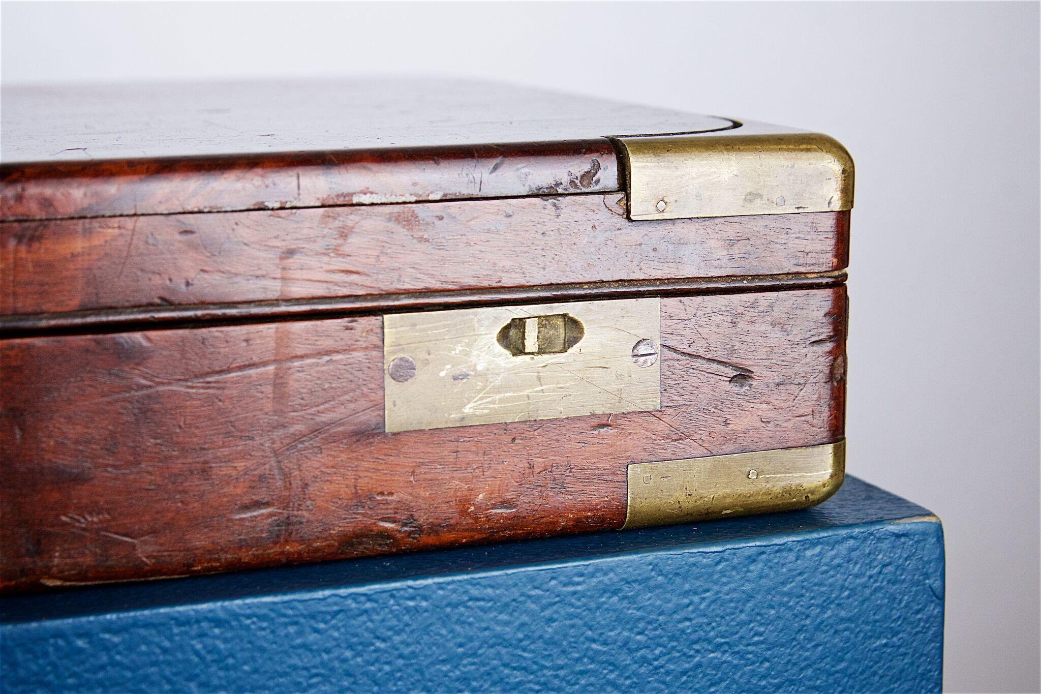 English Mahogany Gun Case with Fitted Interior and Brass Corners, circa 1820 2