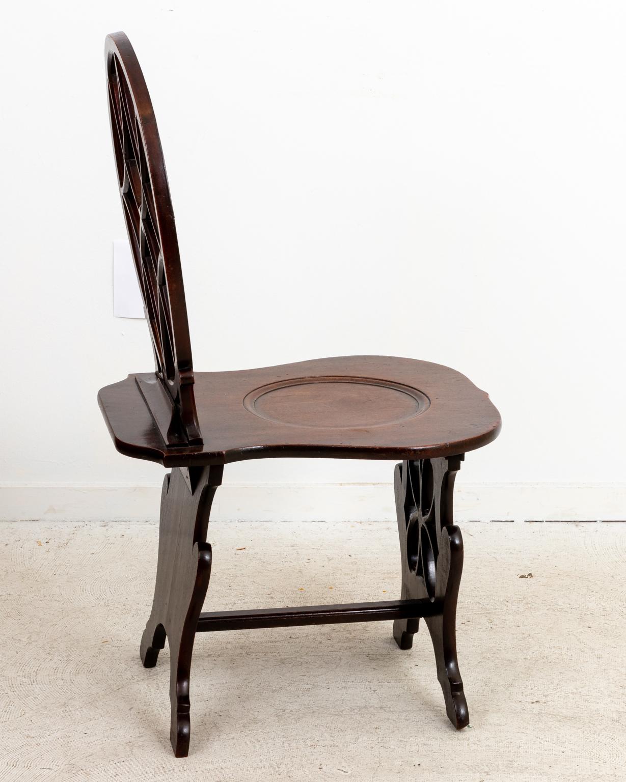20th Century English Mahogany Hall Chair For Sale