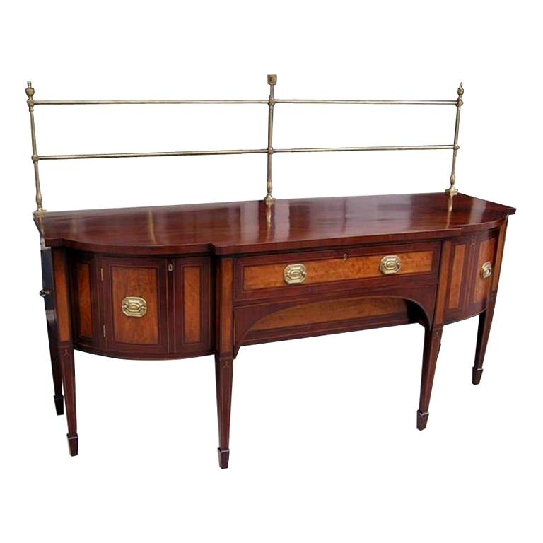 Aparador inglés de caoba con incrustaciones de madera satinada Hepplewhite , Circa 1780