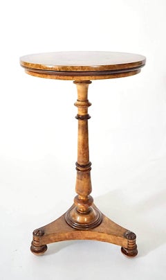Tavolino inglese in mogano con intarsi in acero “birdseye” di Seddon, CIRCA 1840
