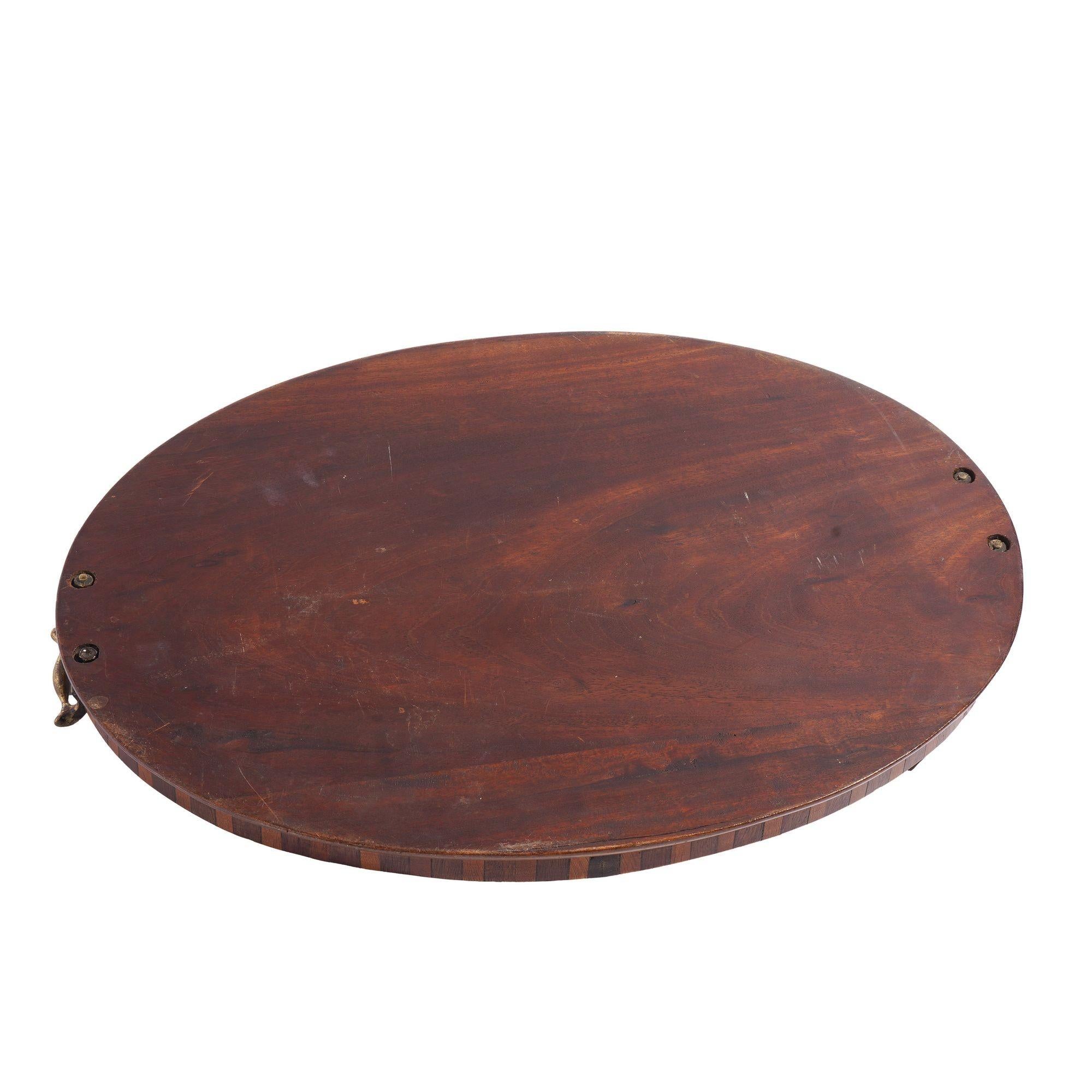 Englisches Mahagoni-Tablett mit Intarsien und Messinggriffen, um 1800 im Angebot 4