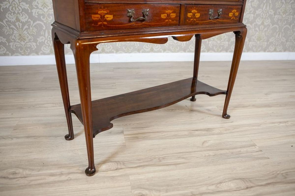 English Inlaid Mahogany Display Cabinet From the 19th Century For Sale 9