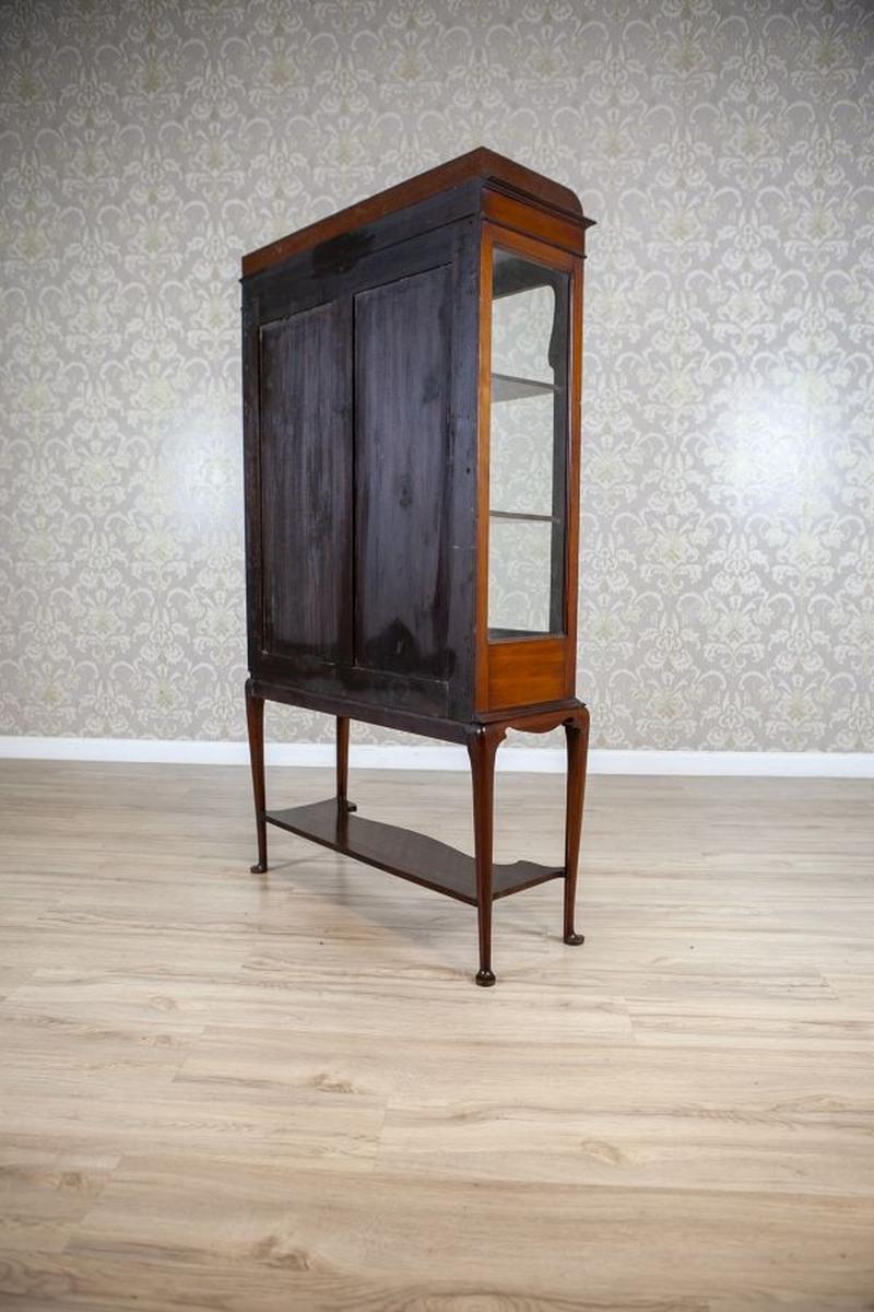 English Inlaid Mahogany Display Cabinet From the 19th Century For Sale 1