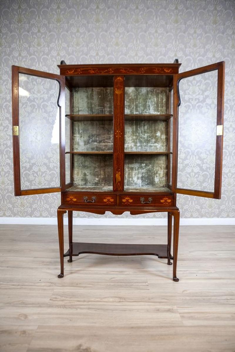 English Inlaid Mahogany Display Cabinet From the 19th Century For Sale 2