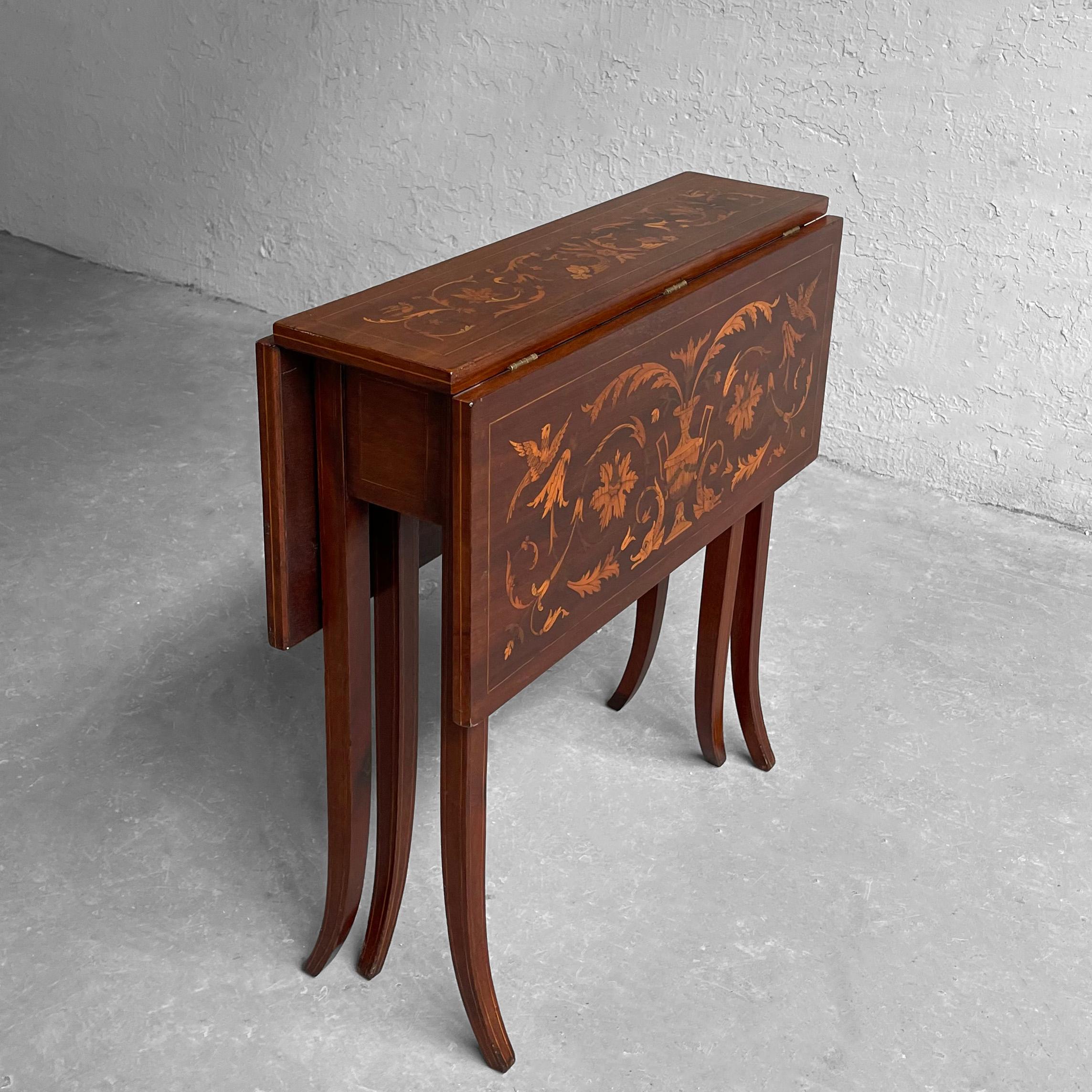 English Mahogany Marquetry Drop Leaf Side Table In Good Condition For Sale In Brooklyn, NY