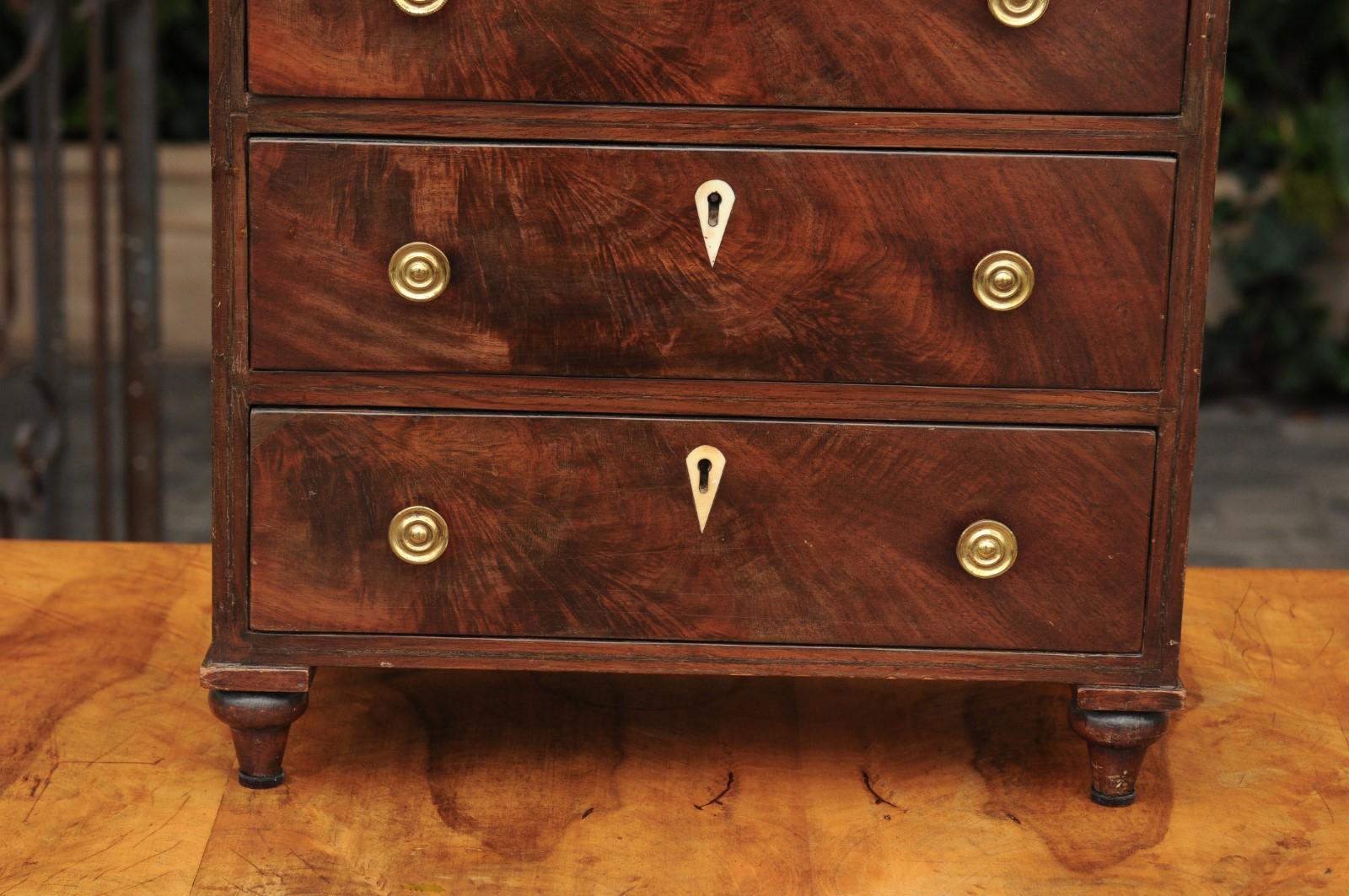 mini chest with 2 drawers