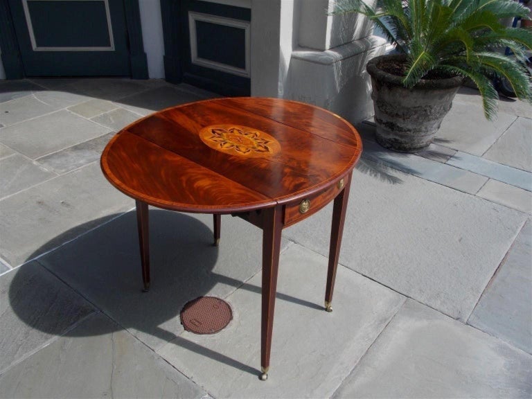 Late 18th Century English Mahogany Oval Satinwood Inlaid One Drawer Pembroke Table, circa 1770 For Sale