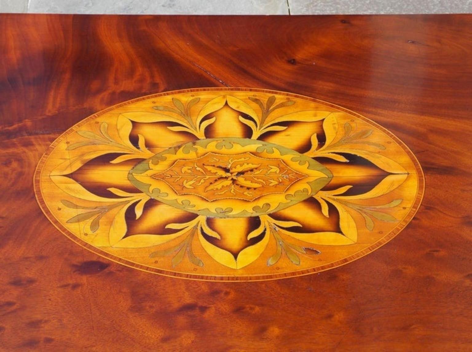 English Mahogany Oval Satinwood Inlaid One Drawer Pembroke Table, circa 1770 For Sale 2
