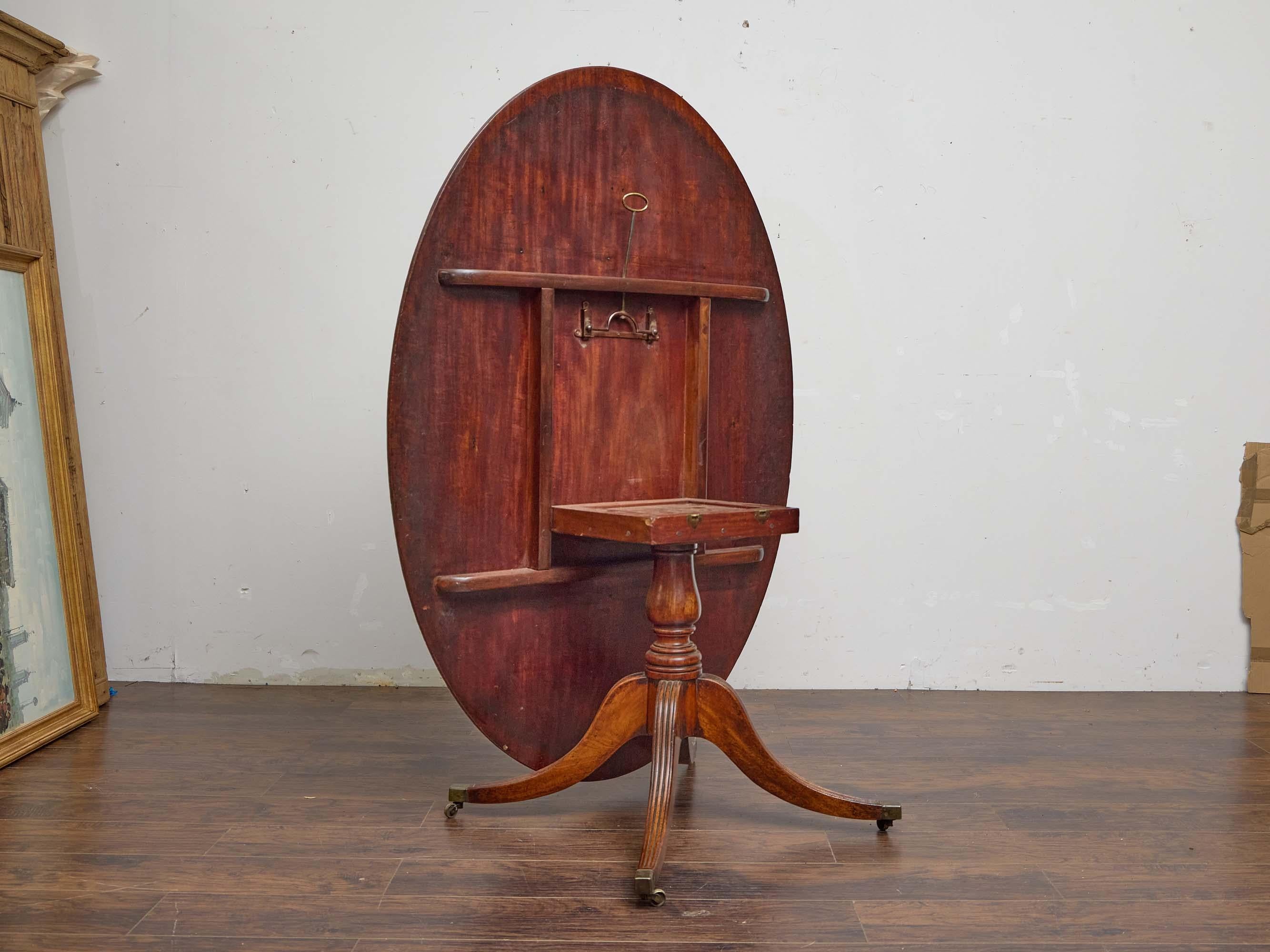 Mesa inclinada ovalada inglesa de caoba con patas de caña, principios del siglo XIX Tallado en venta