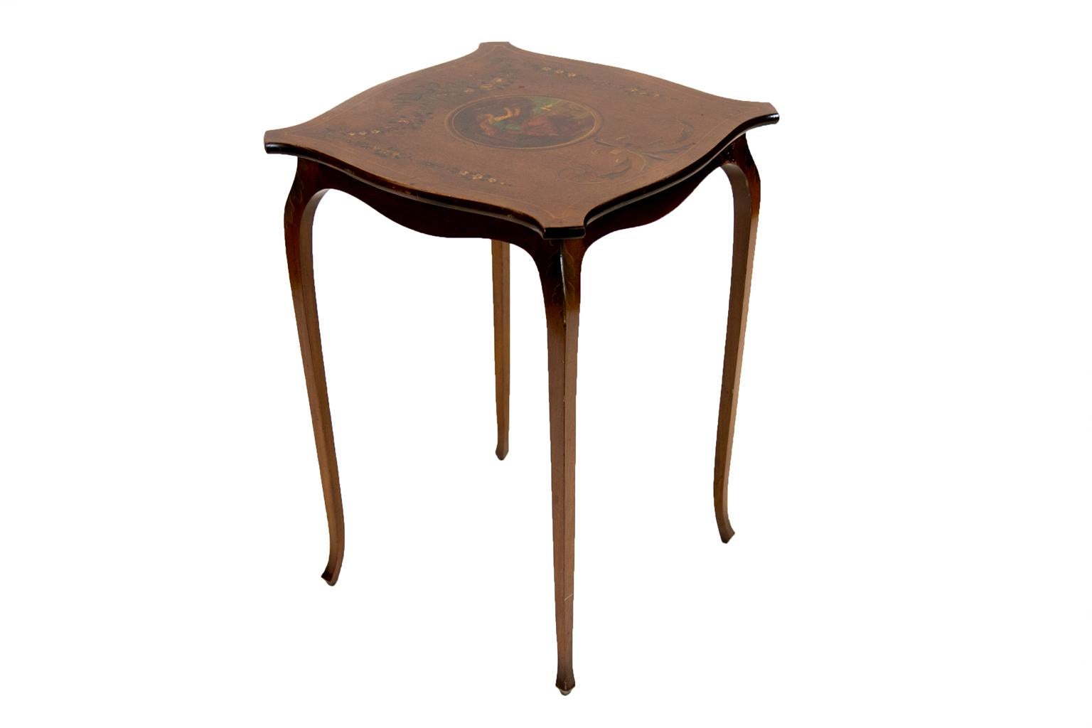 English Mahogany Painted Occasional Table For Sale 2