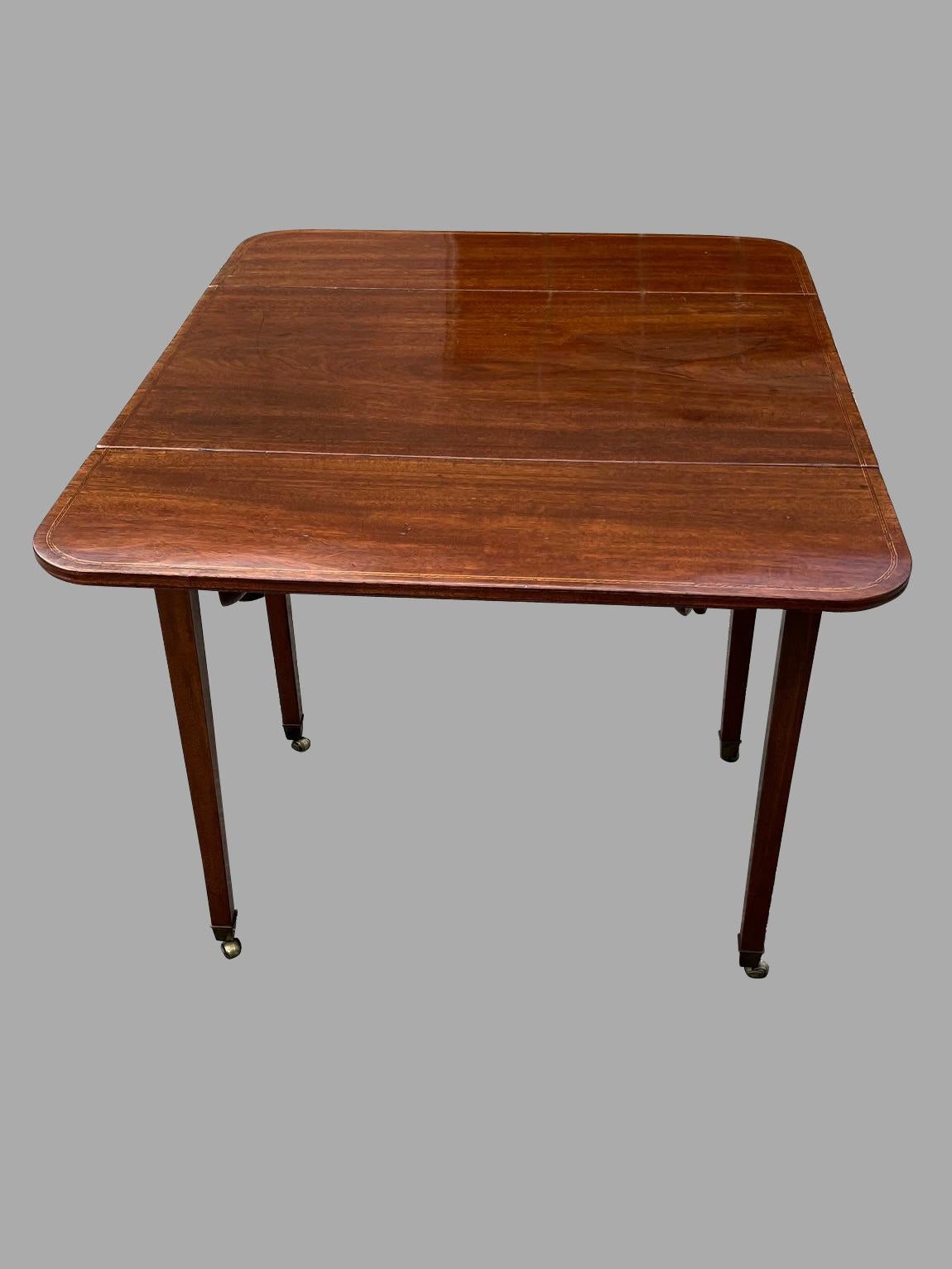 English Rectangular Georgian Period Mahogany Pembroke Table with Single Drawer In Good Condition For Sale In San Francisco, CA
