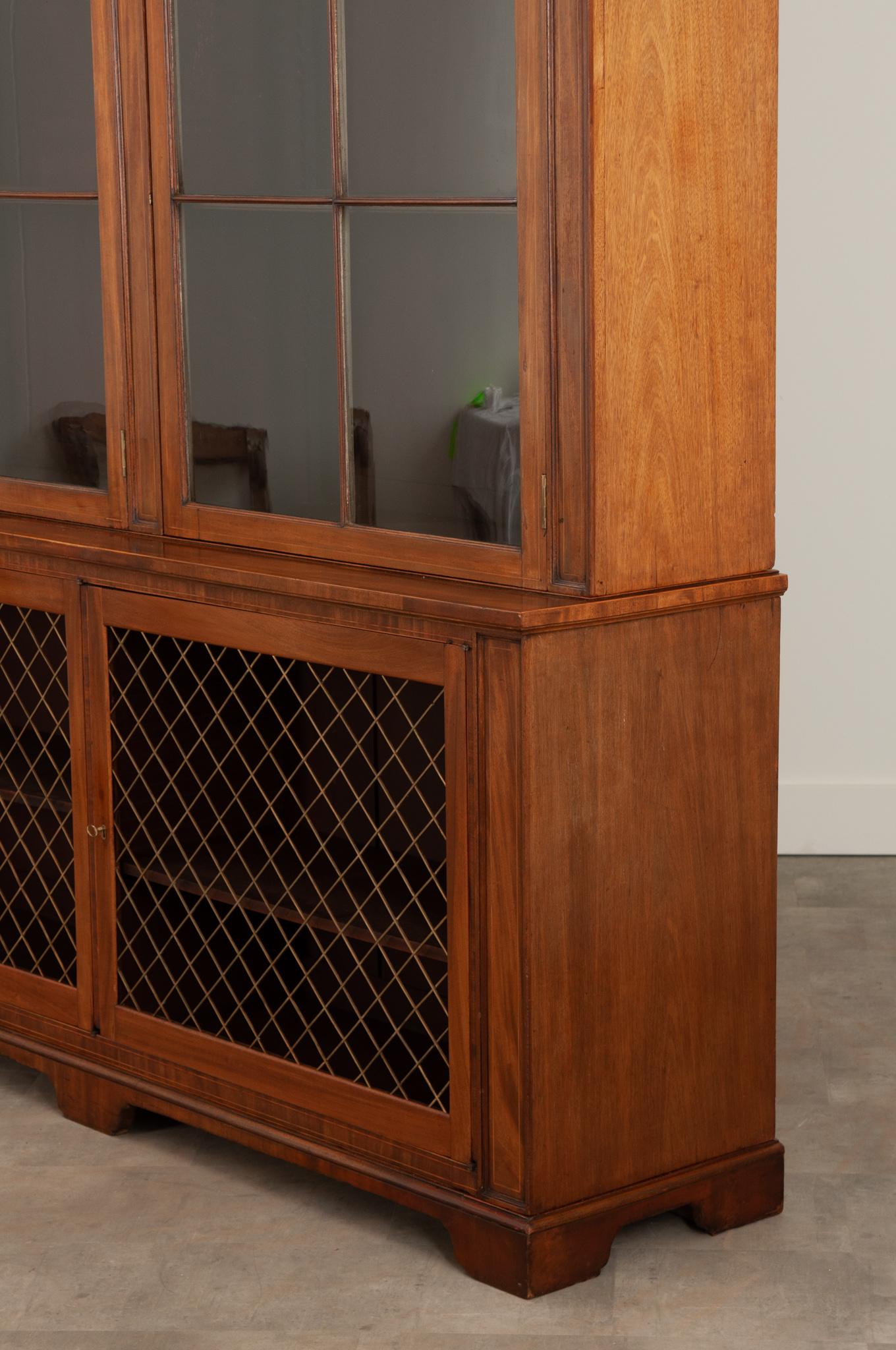 Englisches Mahagoni Regency Grand Bookcase (Metall)