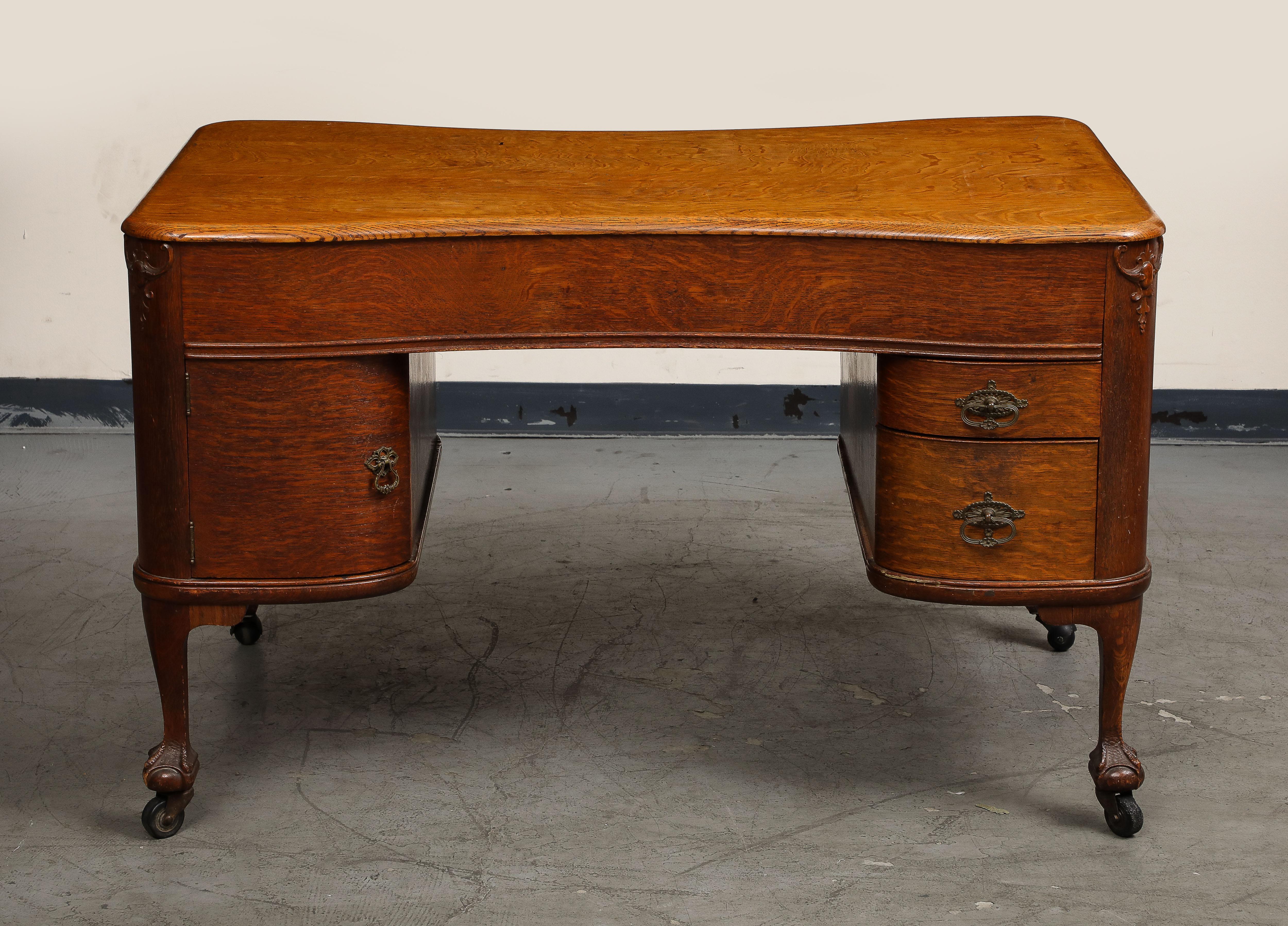 English Mahogany Regency Style Partners Desk, circa 1930 For Sale 6