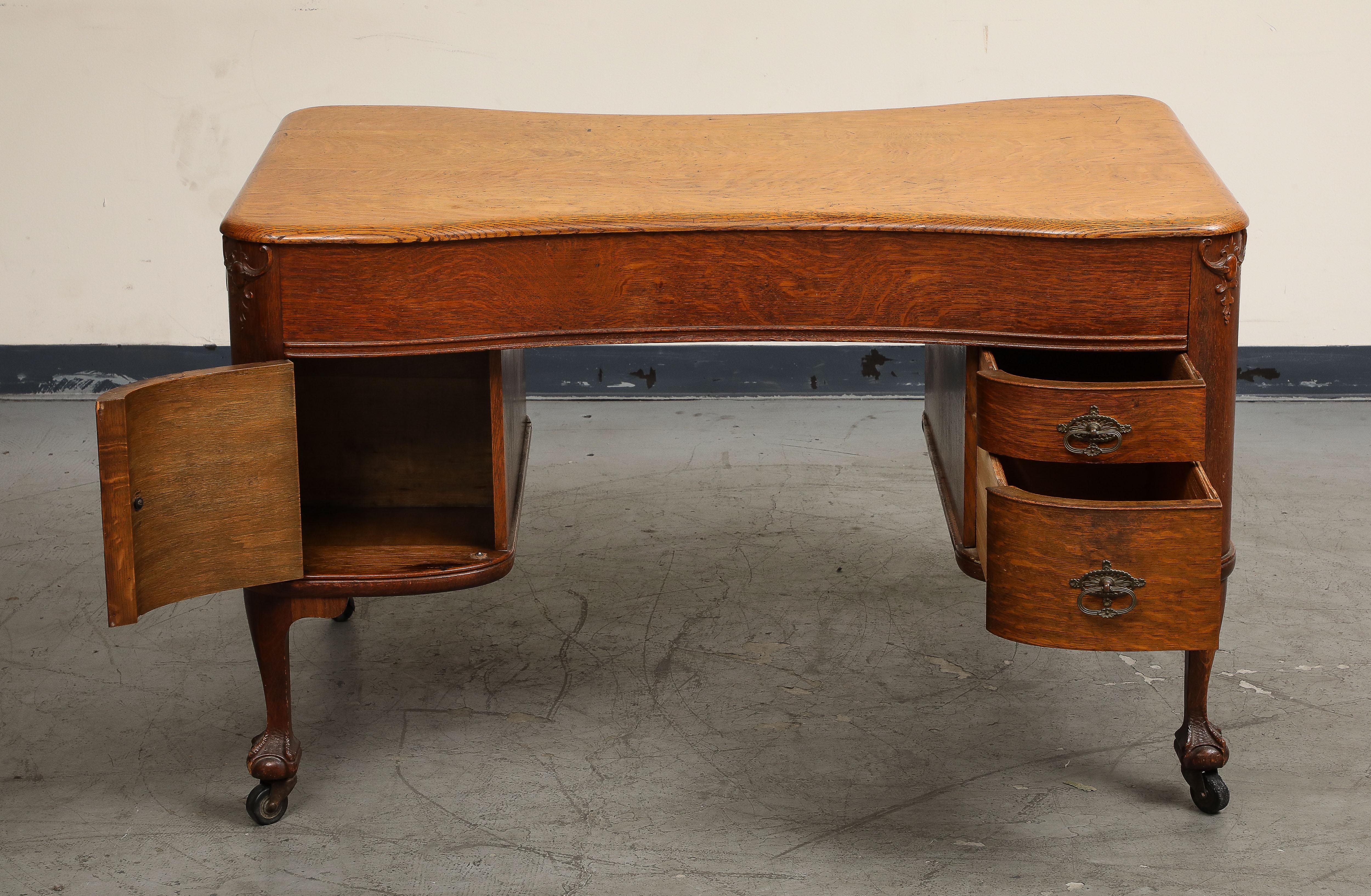 Englischer Mahagoni-Schreibtisch im Regency-Stil für Partner, um 1930 im Angebot 1